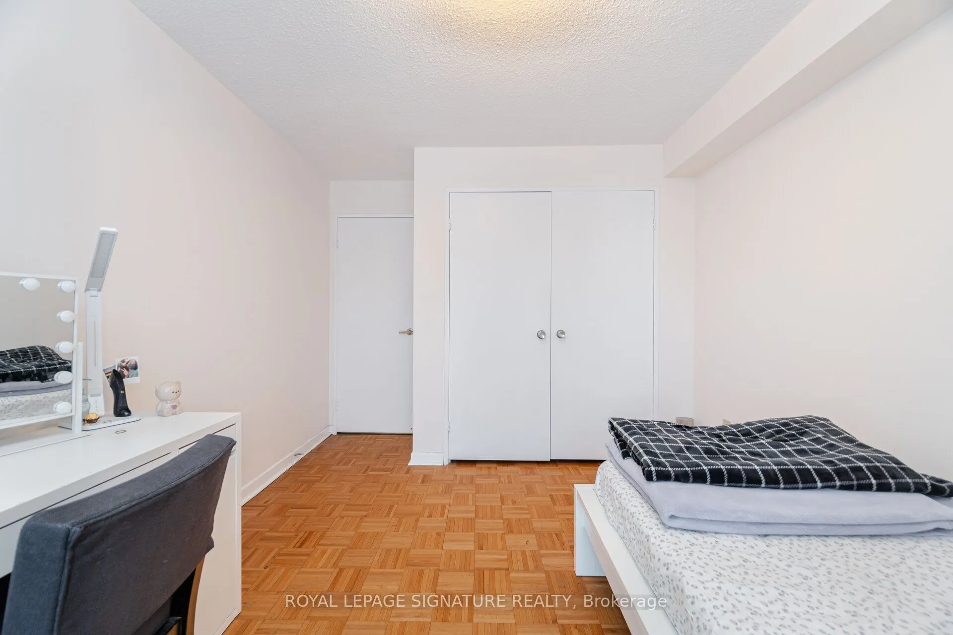 1300 Mississauga Valley Boulevard, #211