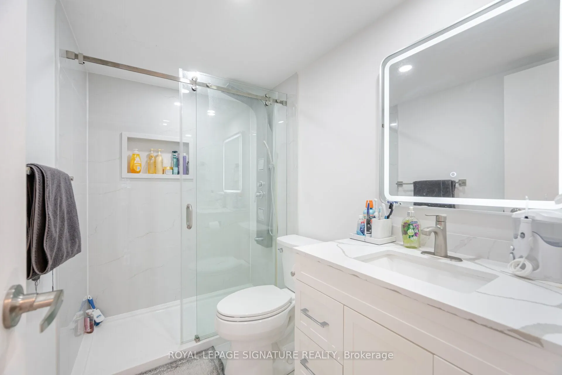 1300 Mississauga Valley Boulevard, #211