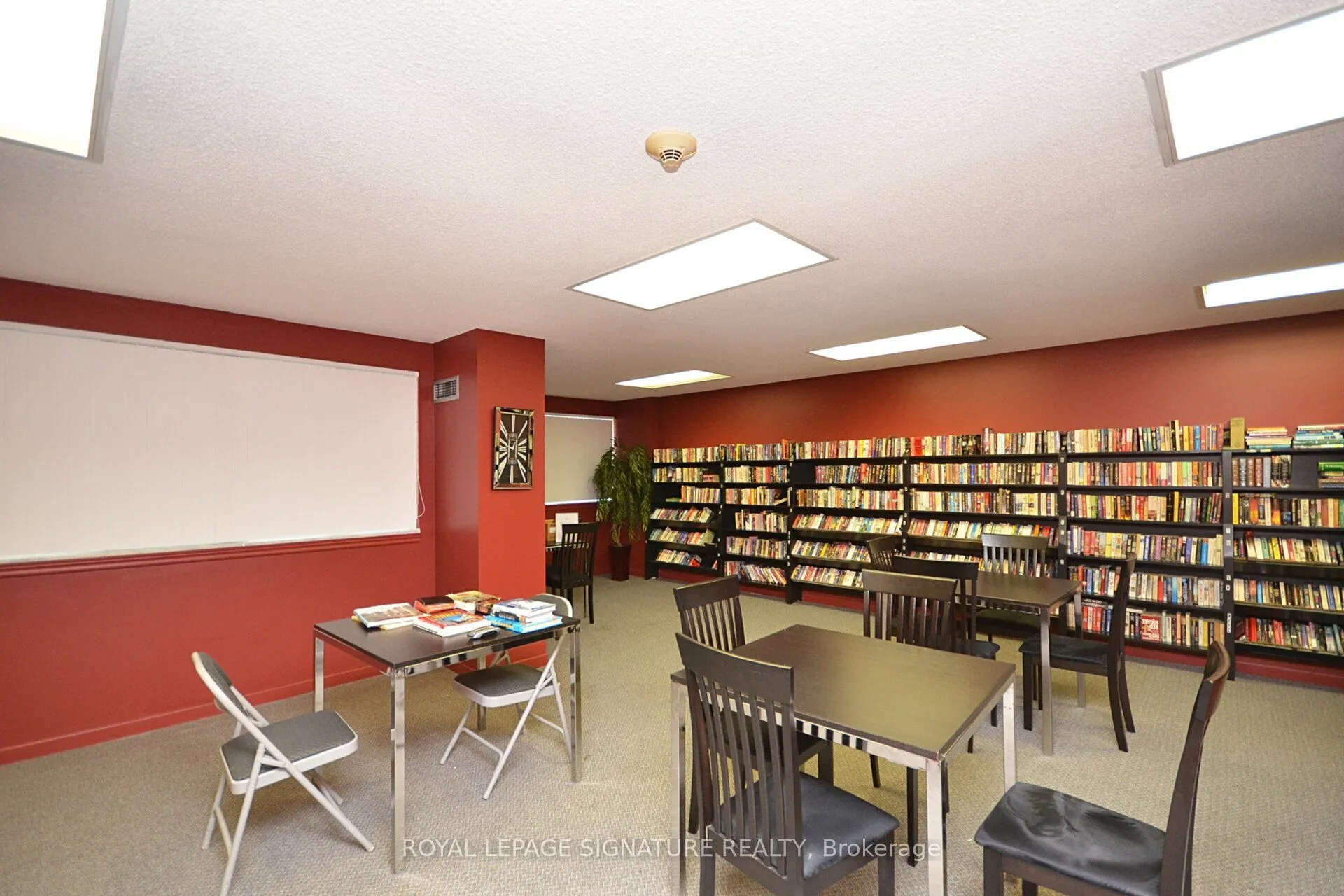 1300 Mississauga Valley Boulevard, #211