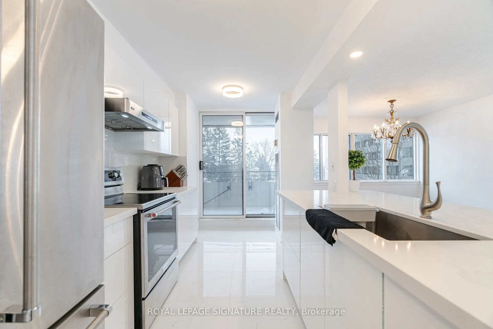 1300 Mississauga Valley Boulevard, #211