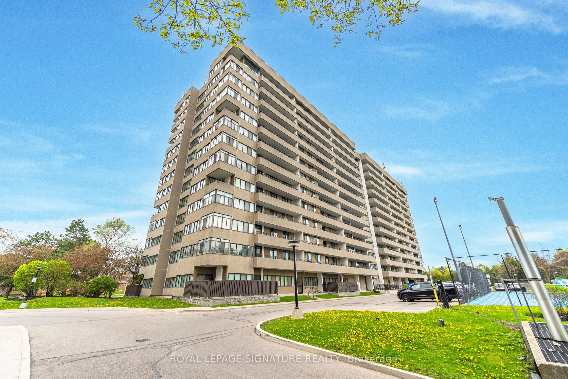 1300 Mississauga Valley Boulevard, #211