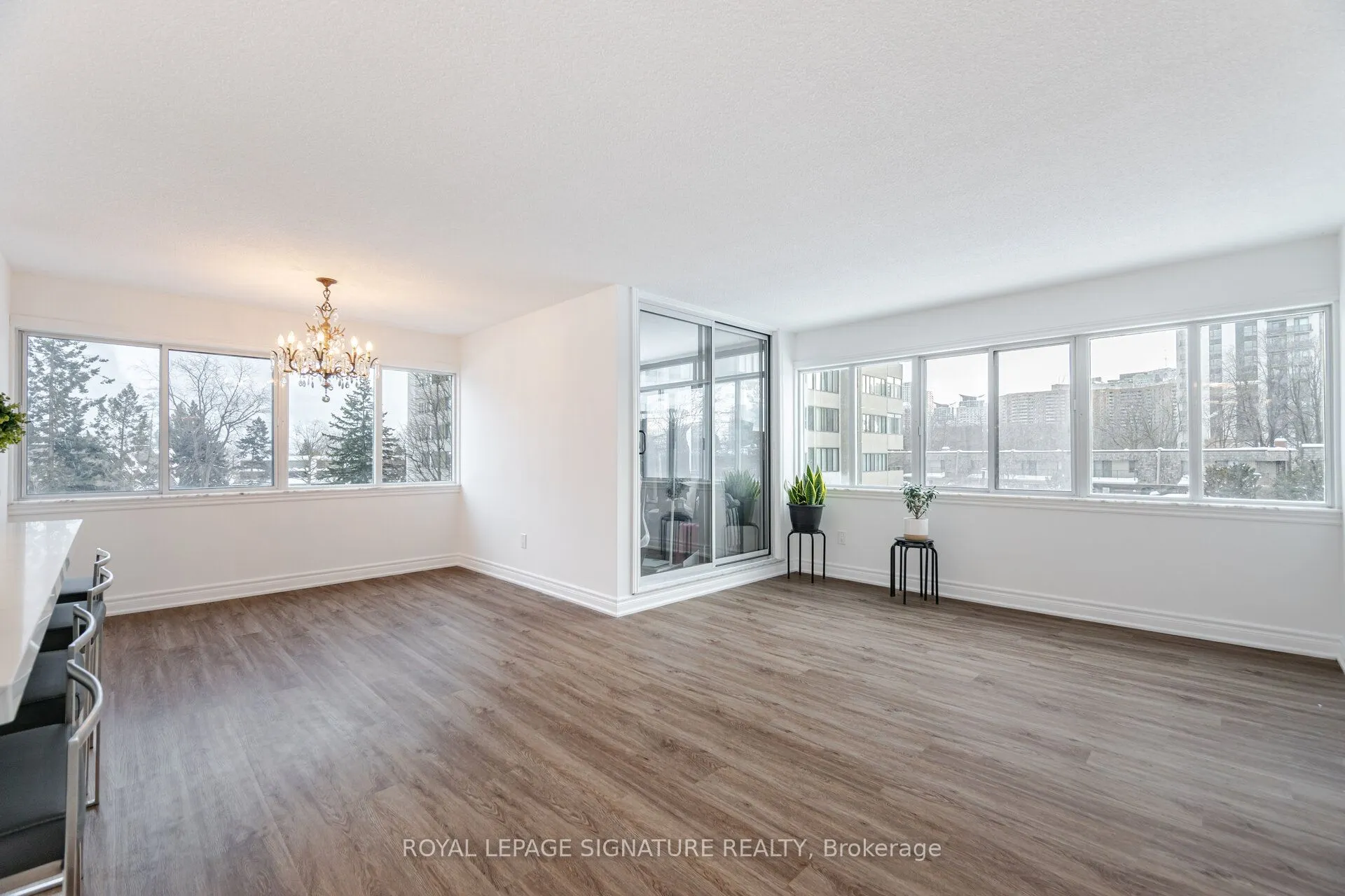 1300 Mississauga Valley Boulevard, #211