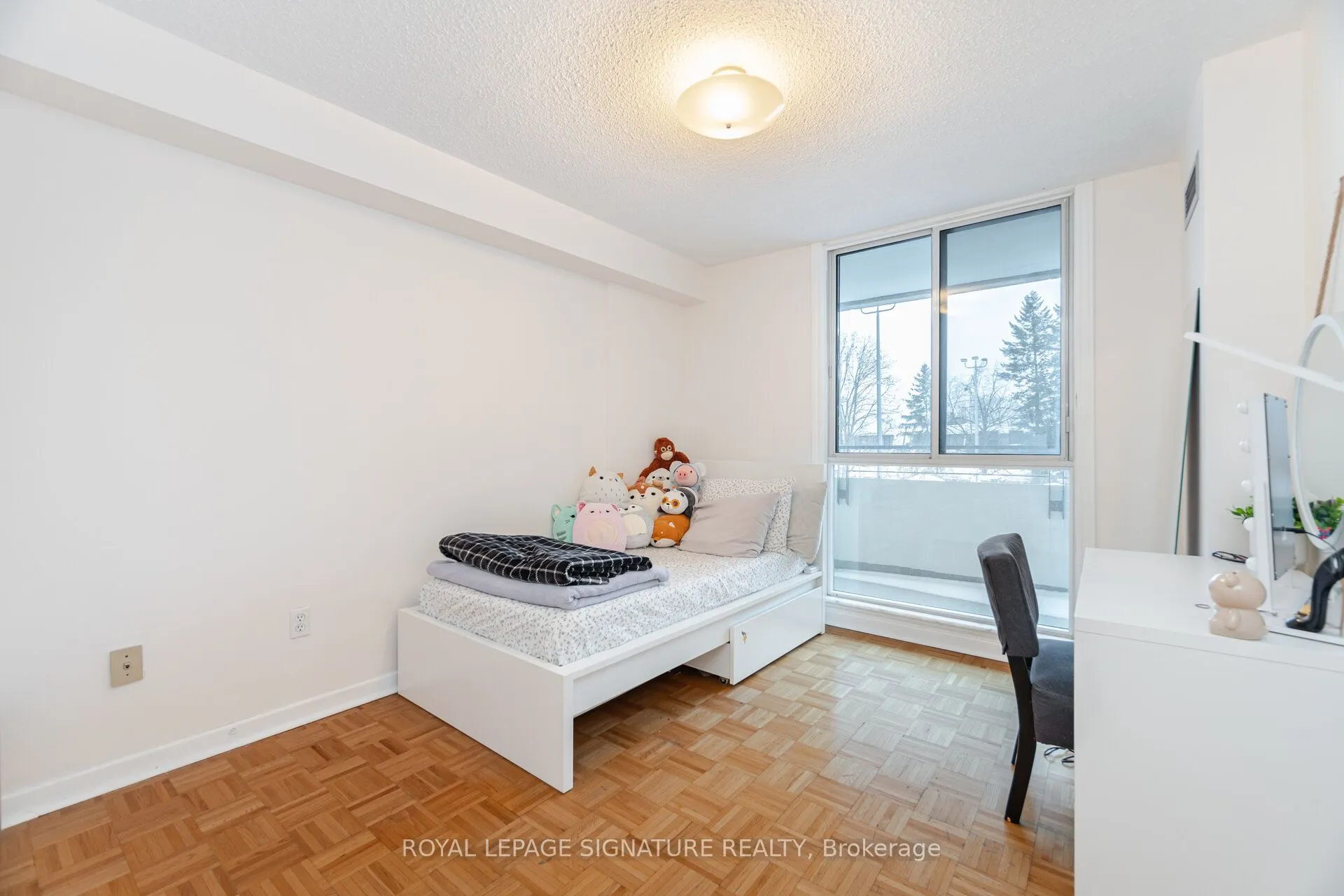 1300 Mississauga Valley Boulevard, #211