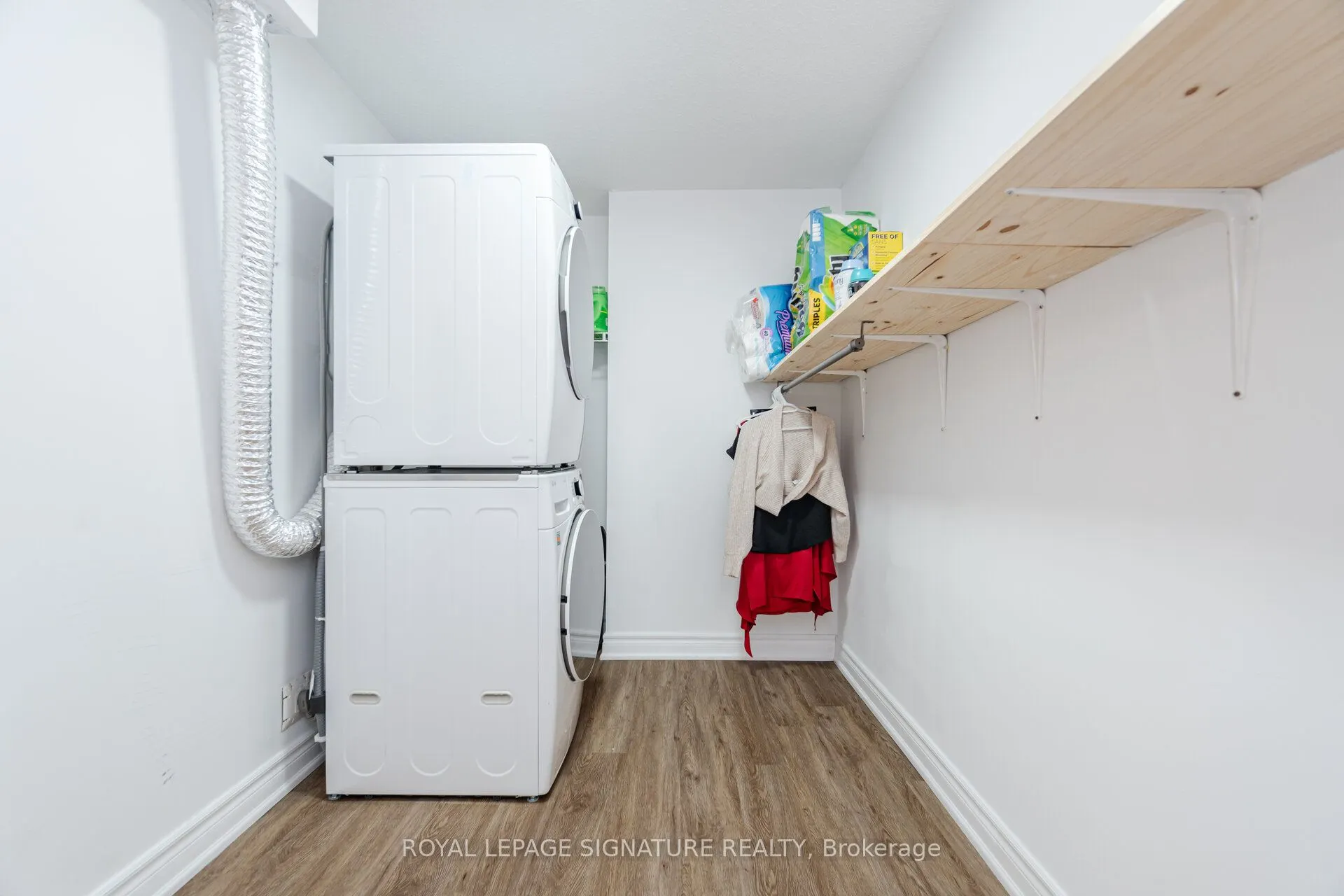 1300 Mississauga Valley Boulevard, #211