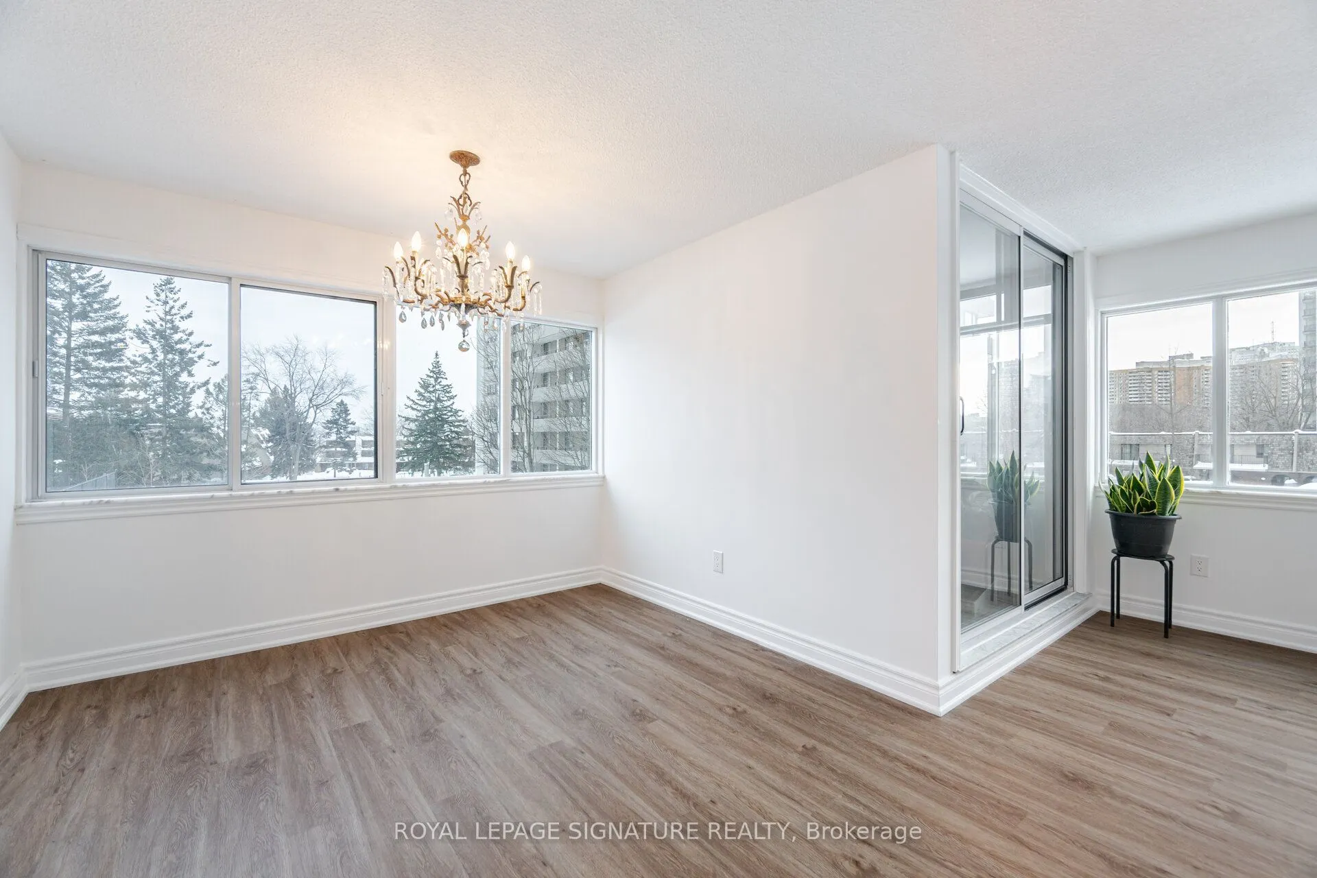 1300 Mississauga Valley Boulevard, #211