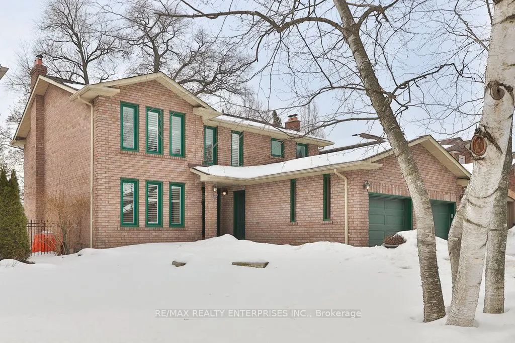 1076 Red Pine Crescent