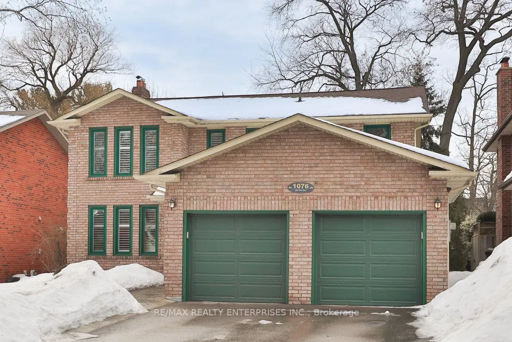 1076 Red Pine Crescent