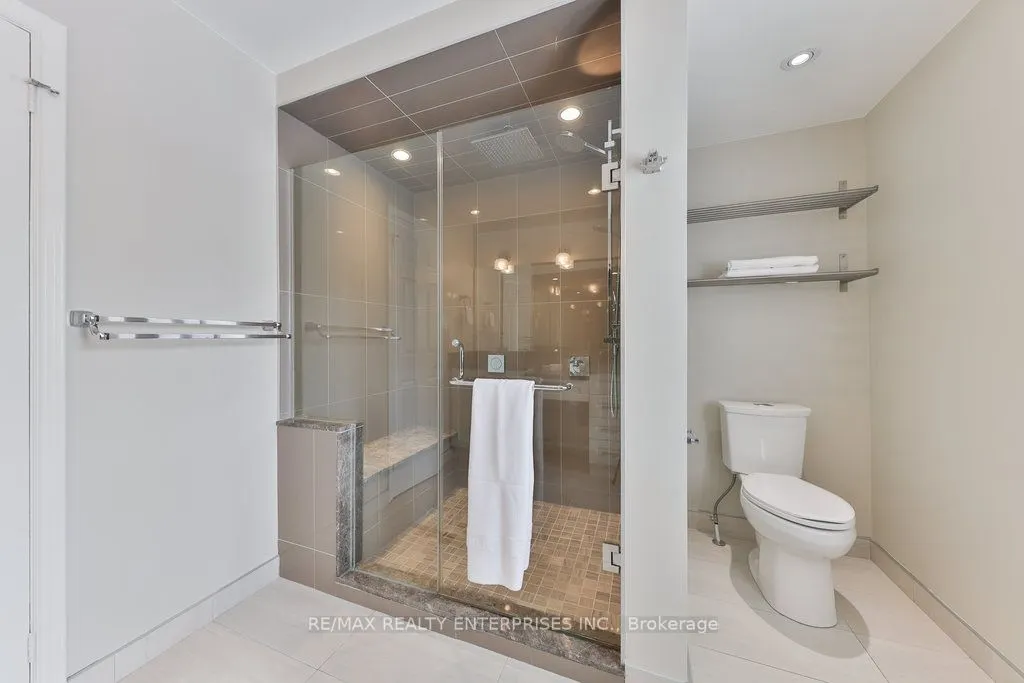 1076 Red Pine Crescent