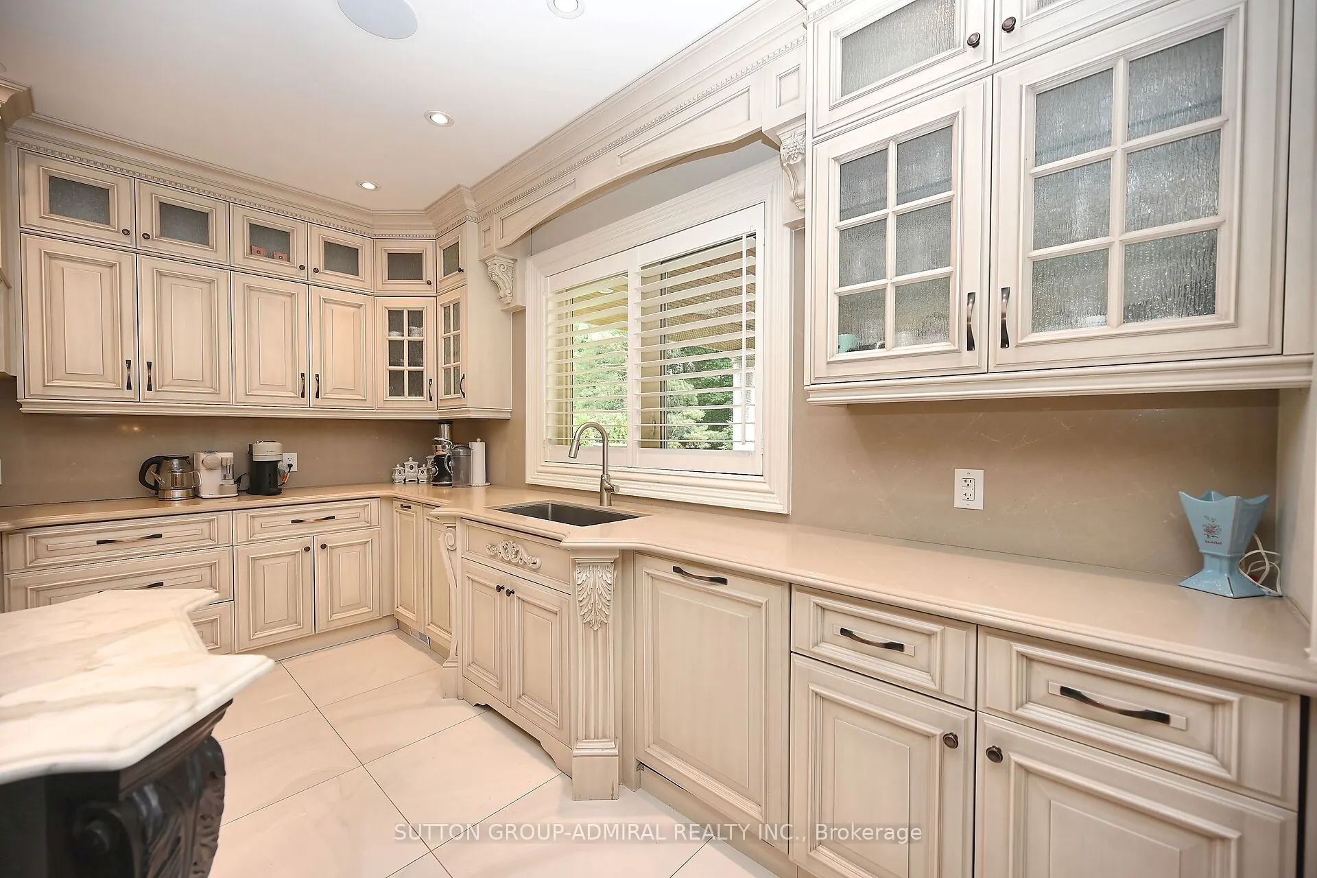 883 Parkland Avenue