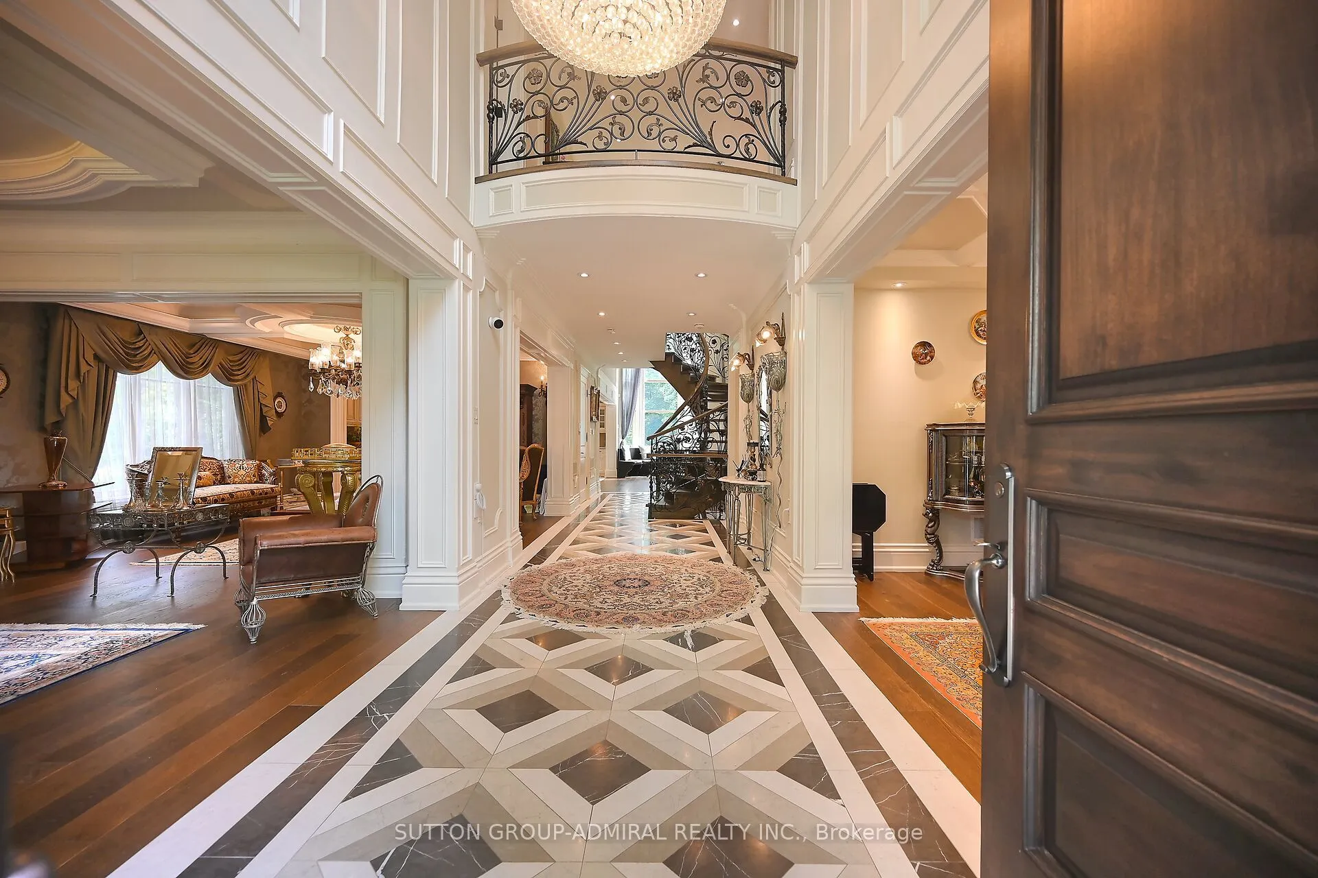883 Parkland Avenue