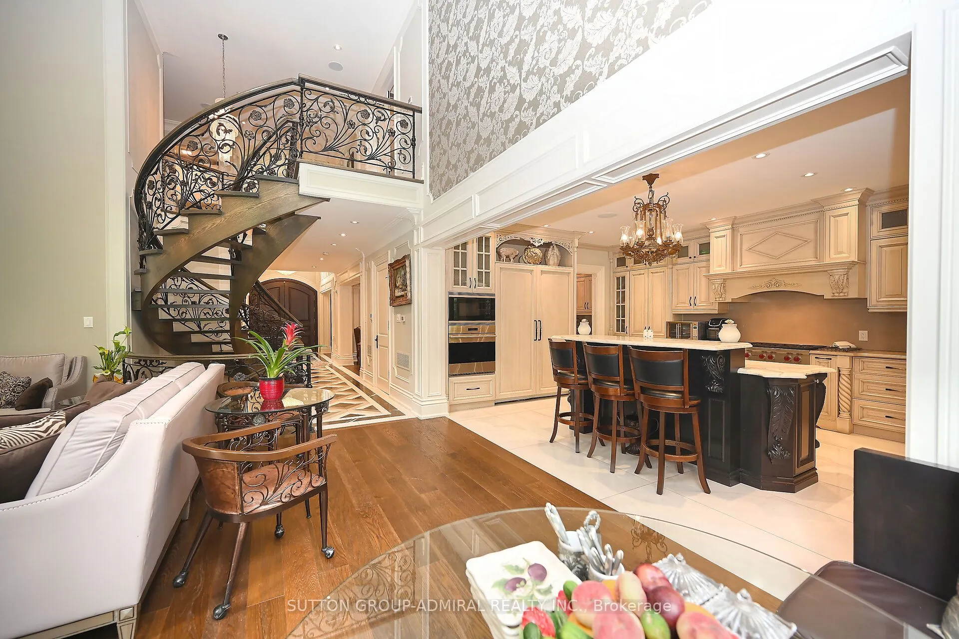 883 Parkland Avenue