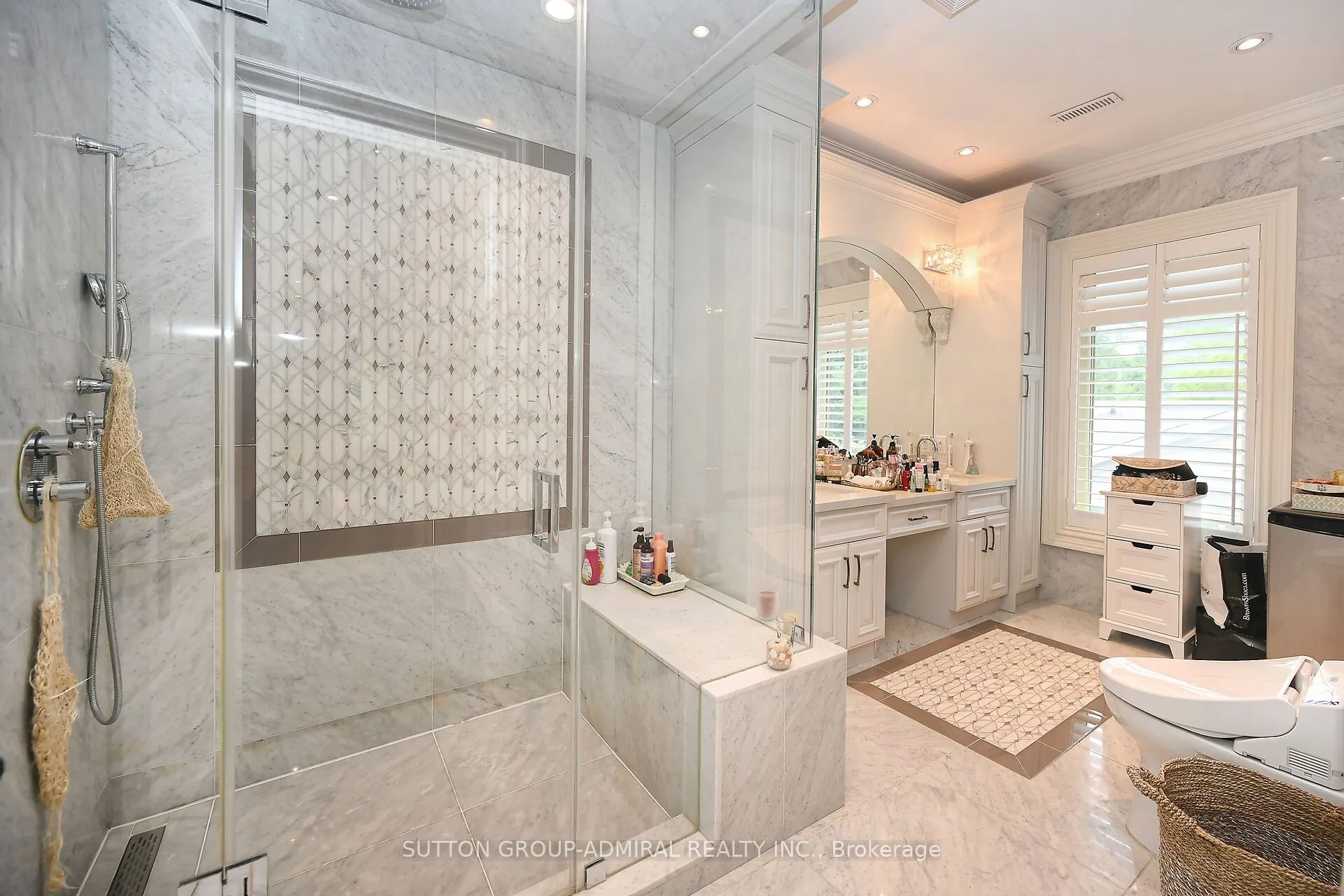 883 Parkland Avenue