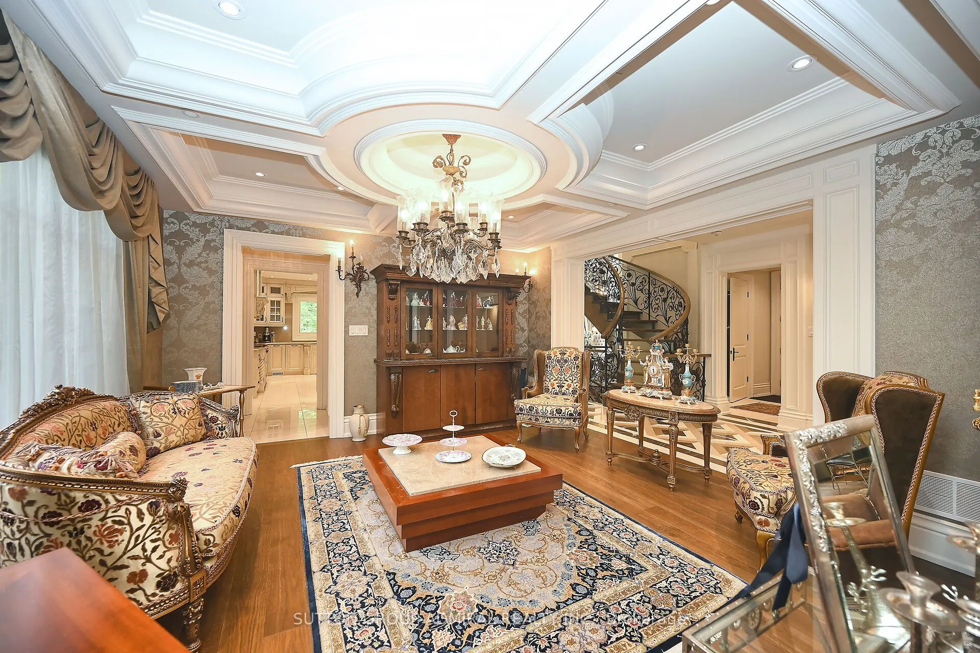 883 Parkland Avenue
