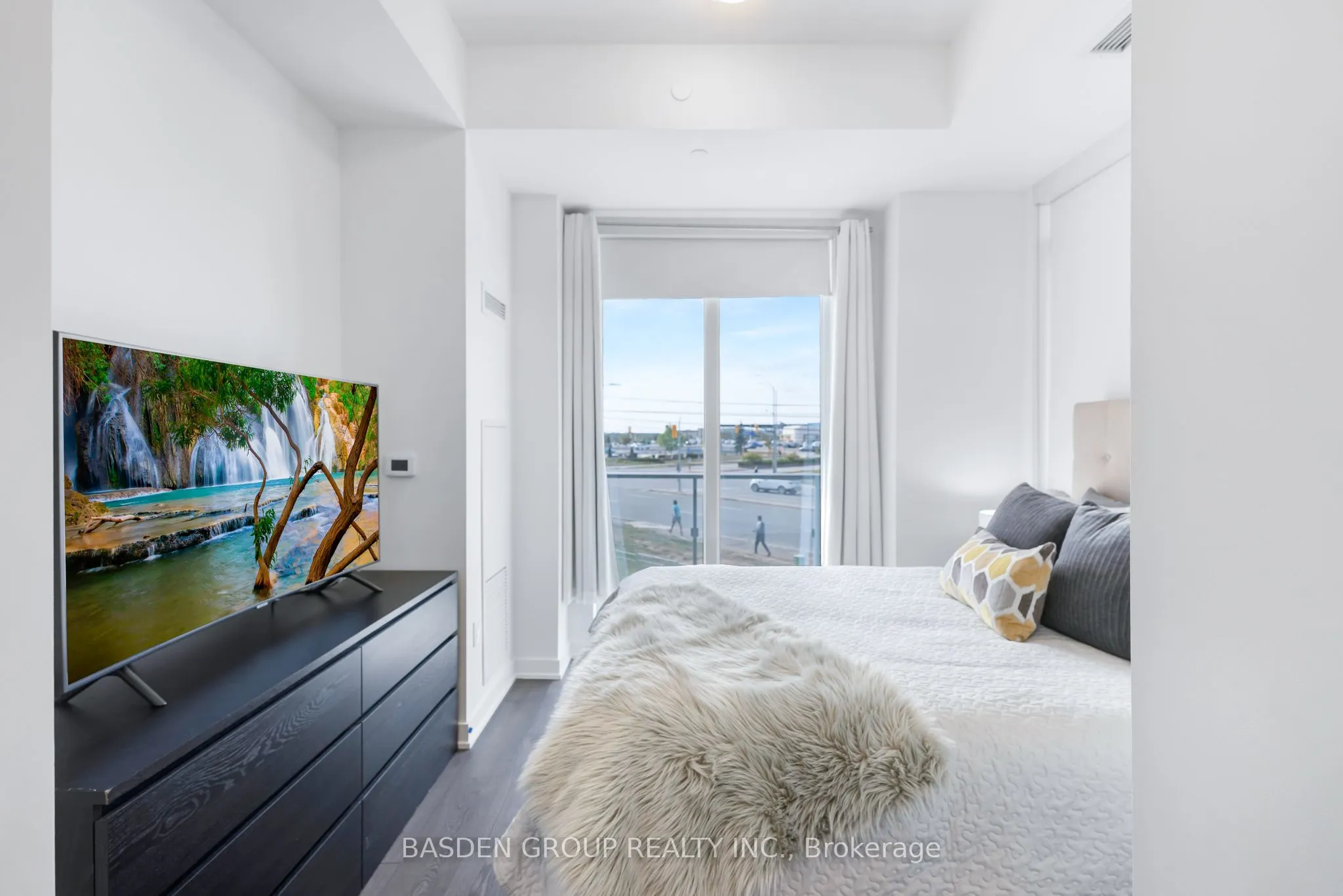 4655 Metcalfe Avenue, #202B