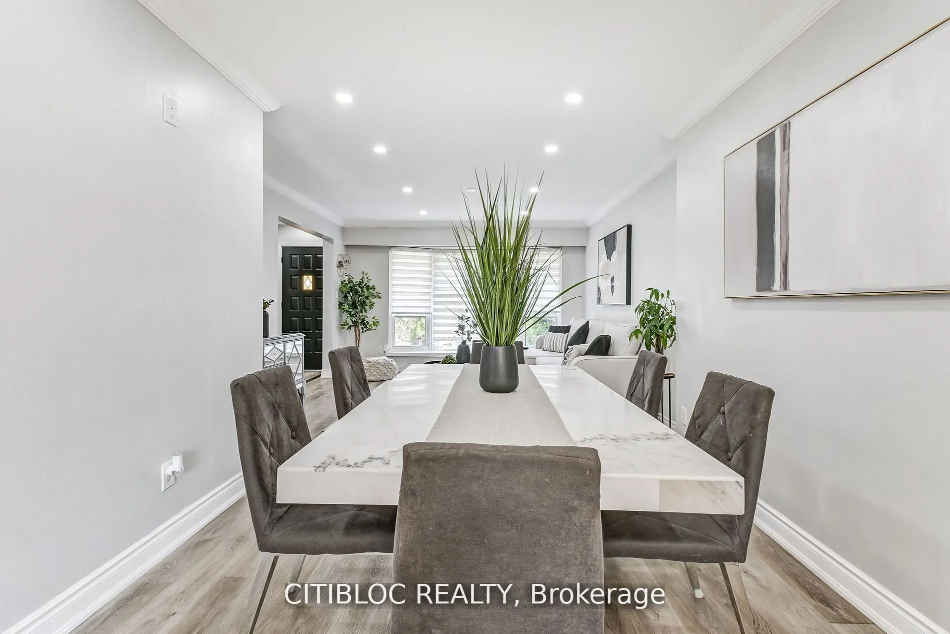 28 Navenby Crescent