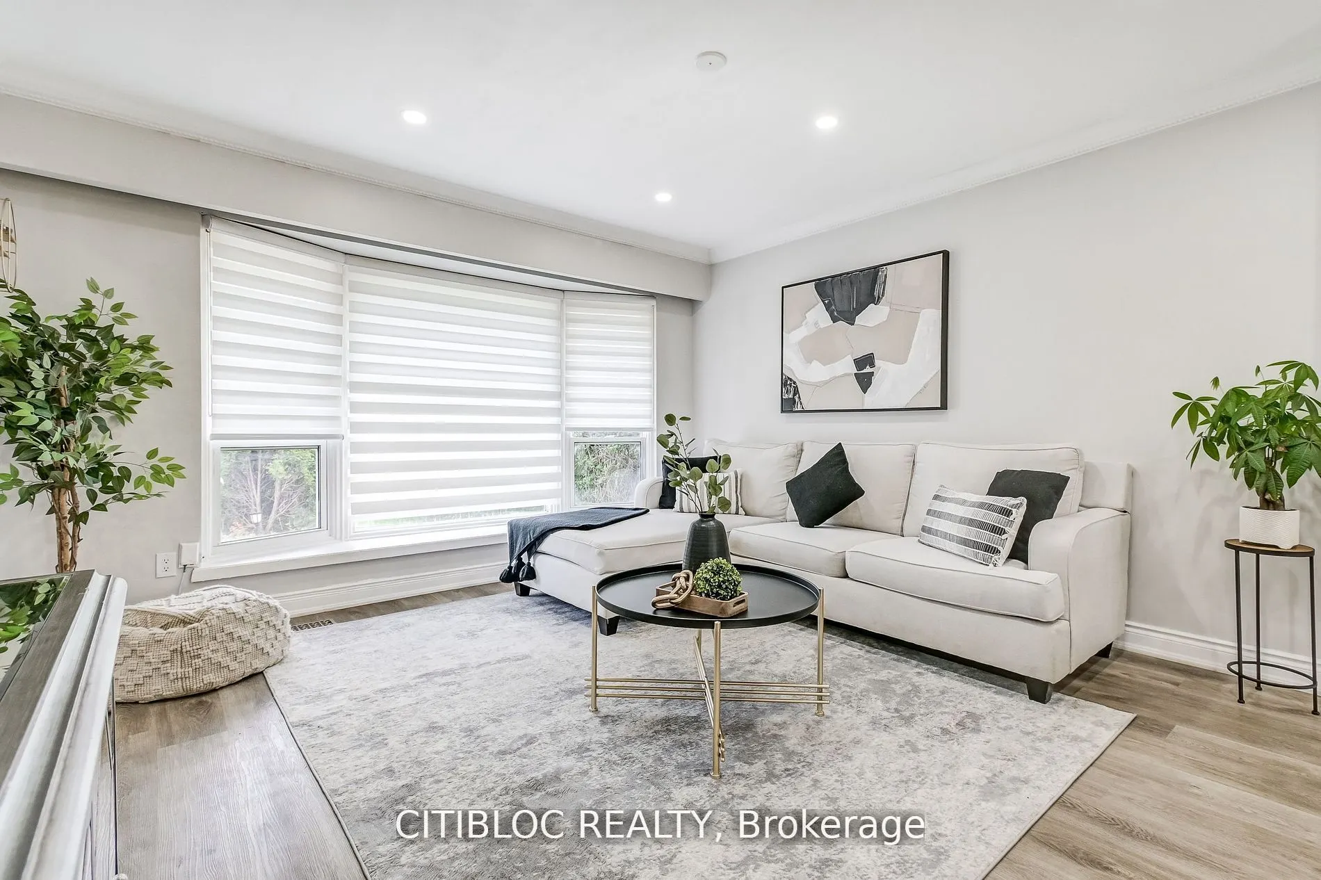 28 Navenby Crescent