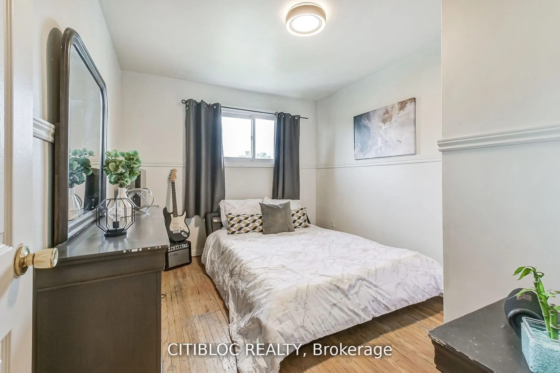 28 Navenby Crescent