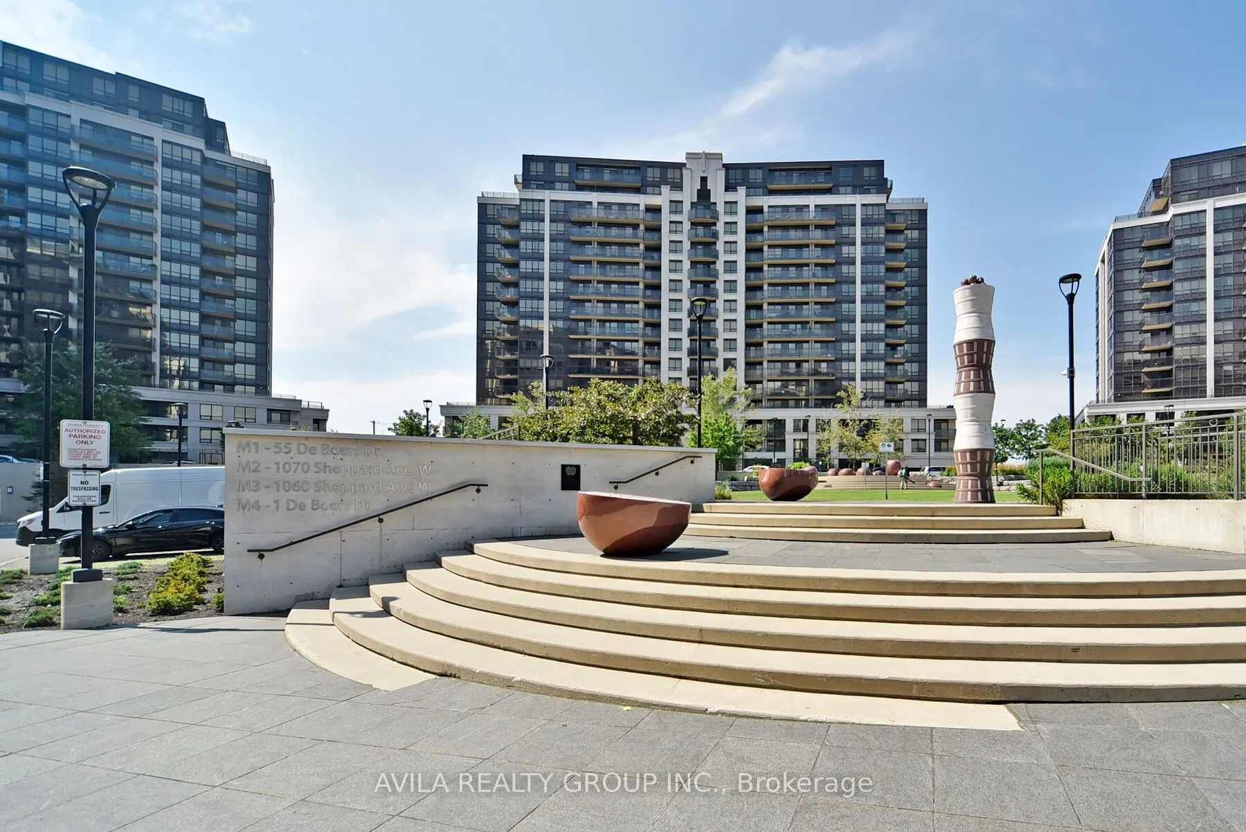 1 De Boers Drive, #606
