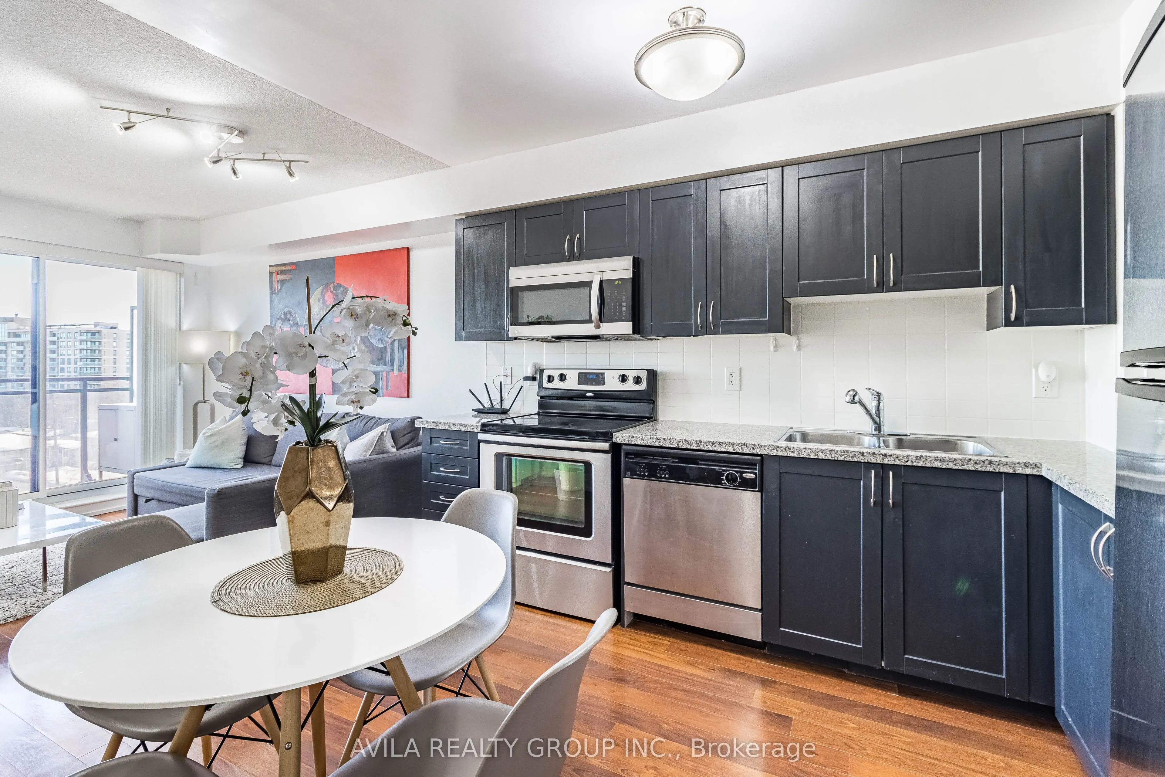 1 De Boers Drive, #606