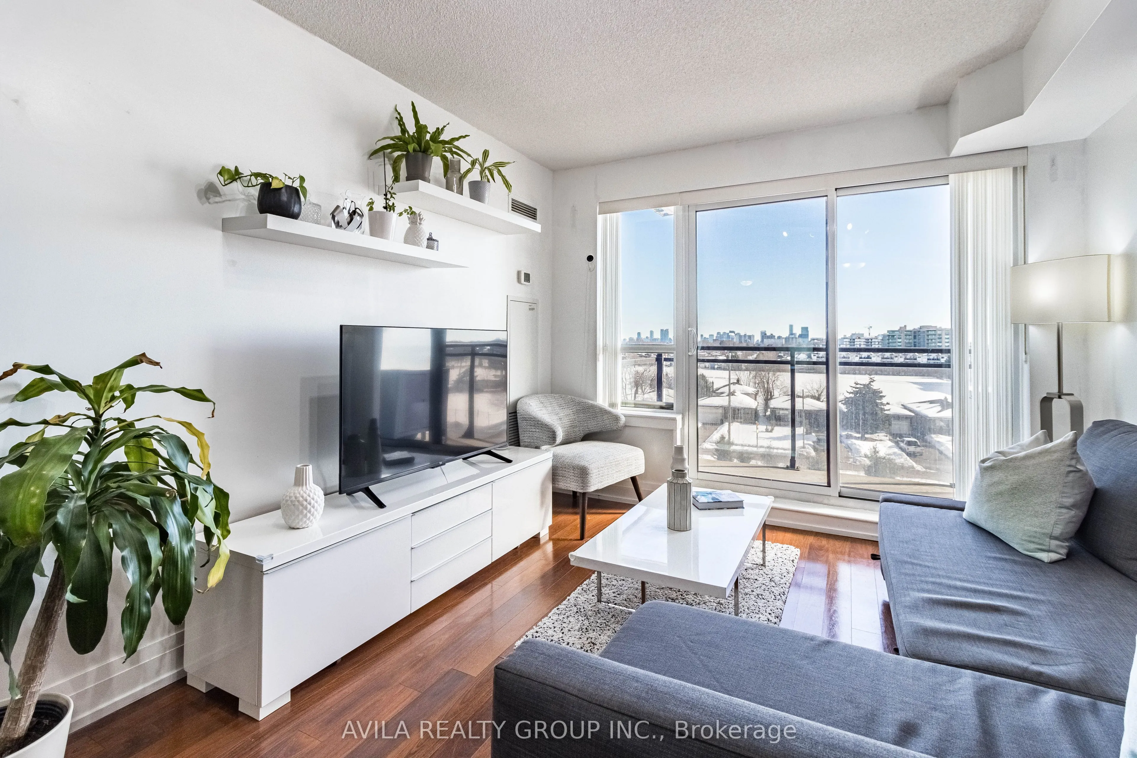 1 De Boers Drive, #606