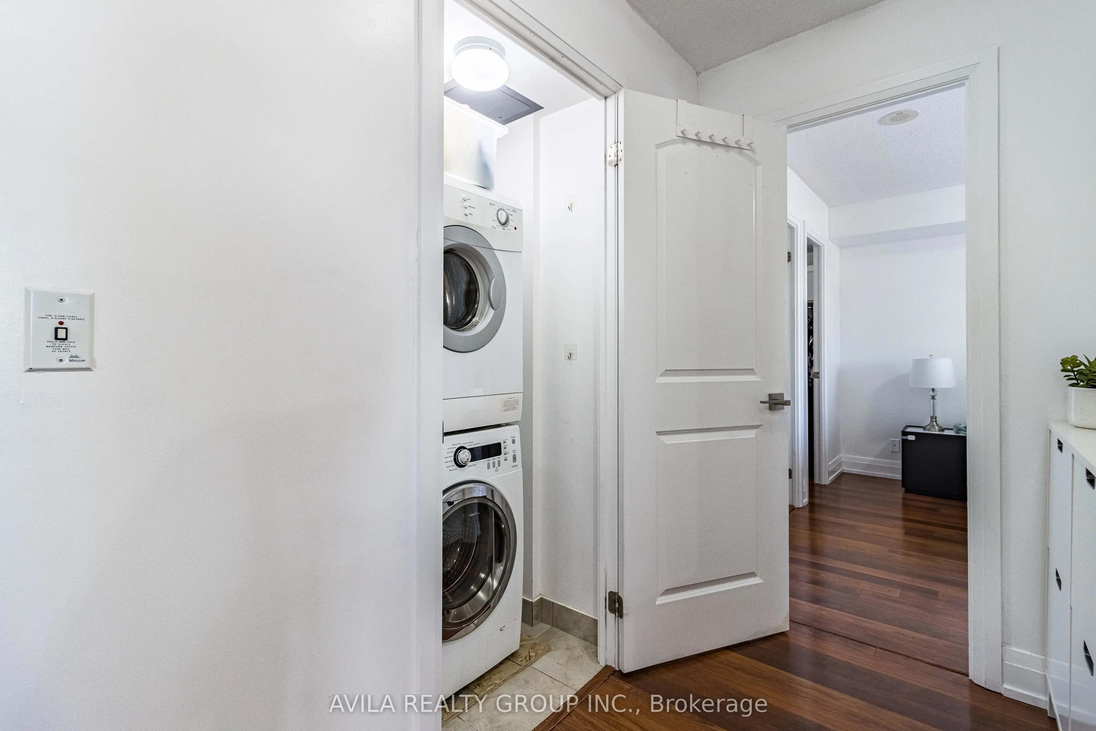 1 De Boers Drive, #606