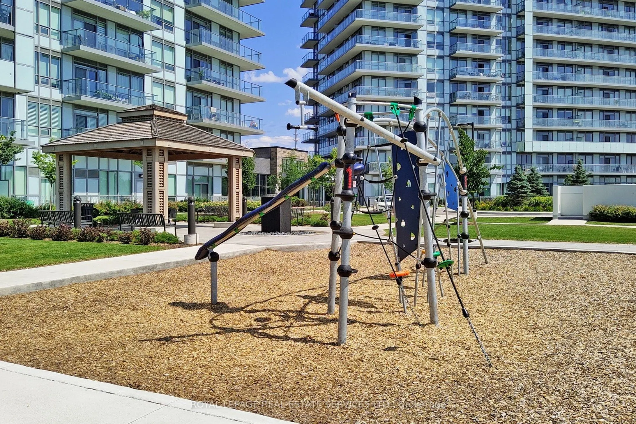 4677 Glen Erin Drive, #906