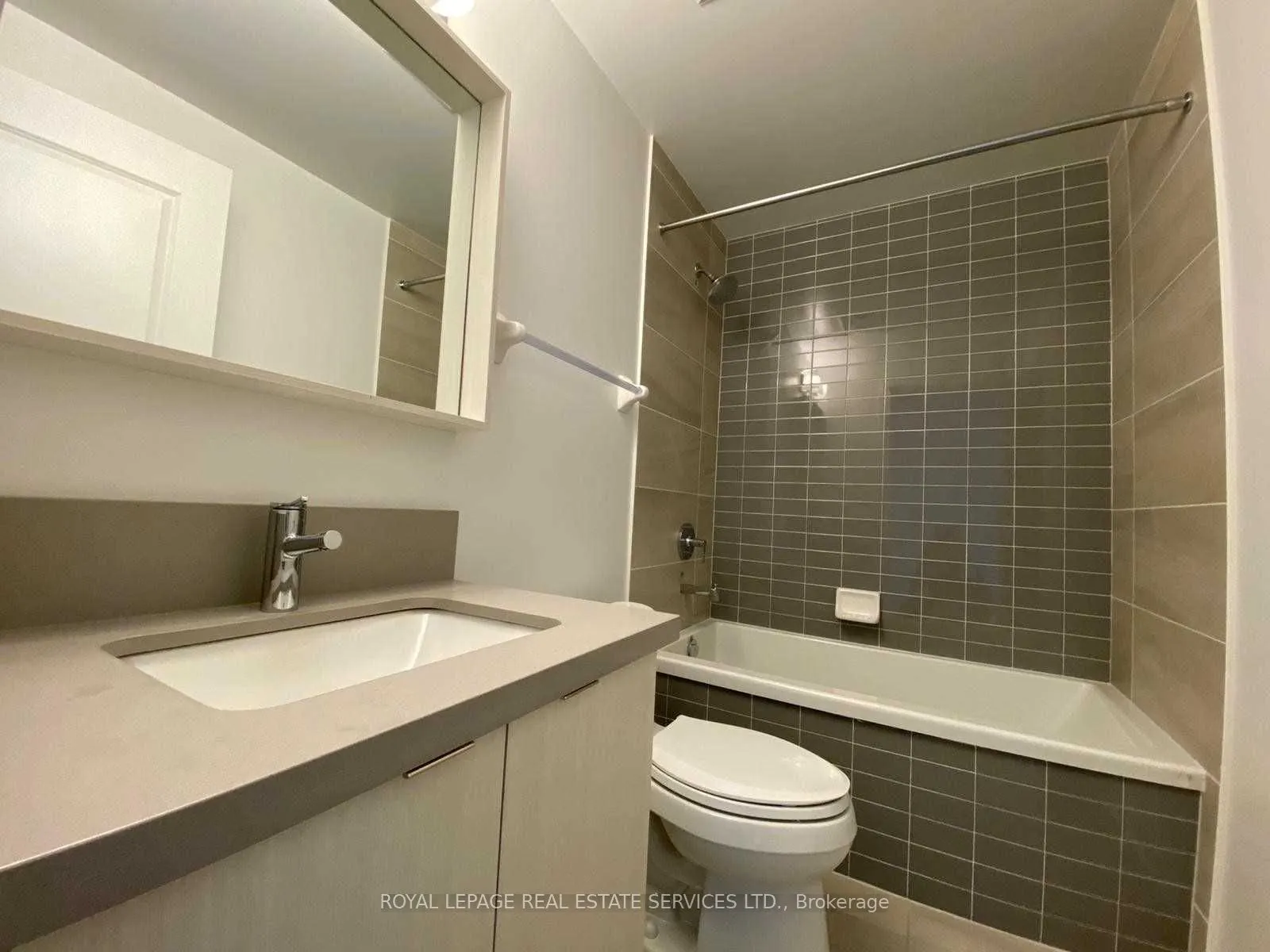 4677 Glen Erin Drive, #906
