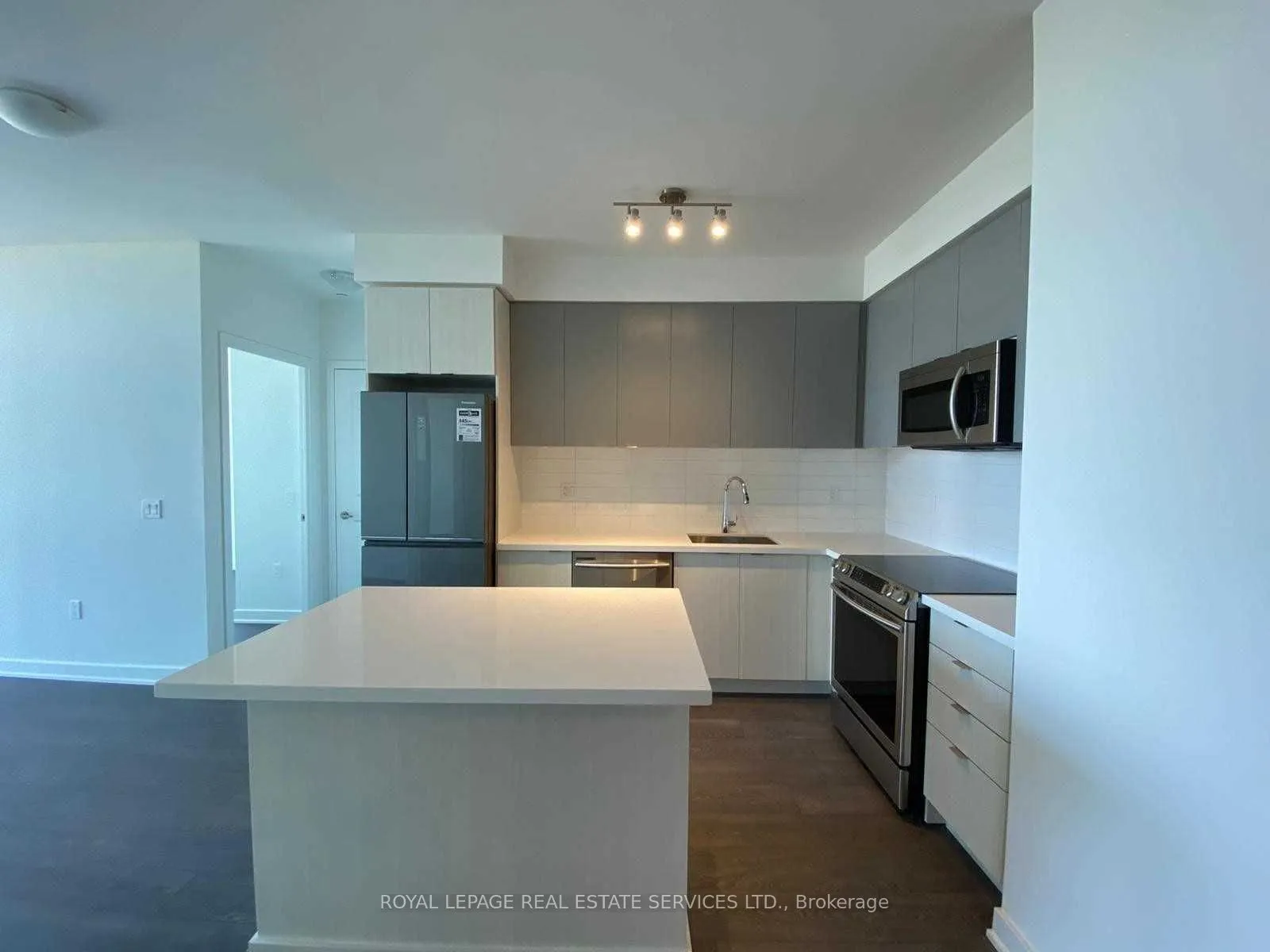 4677 Glen Erin Drive, #906