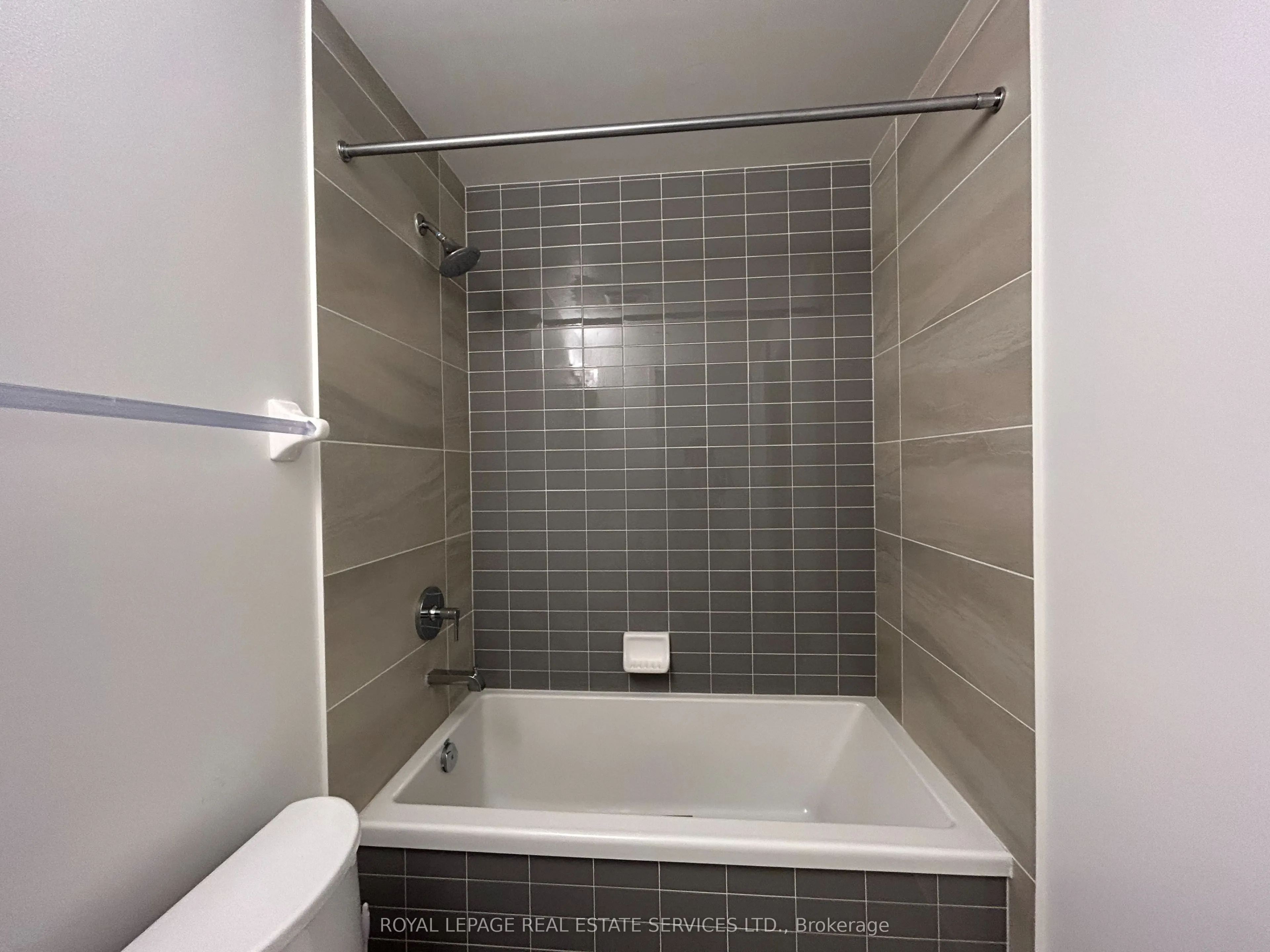 4677 Glen Erin Drive, #906