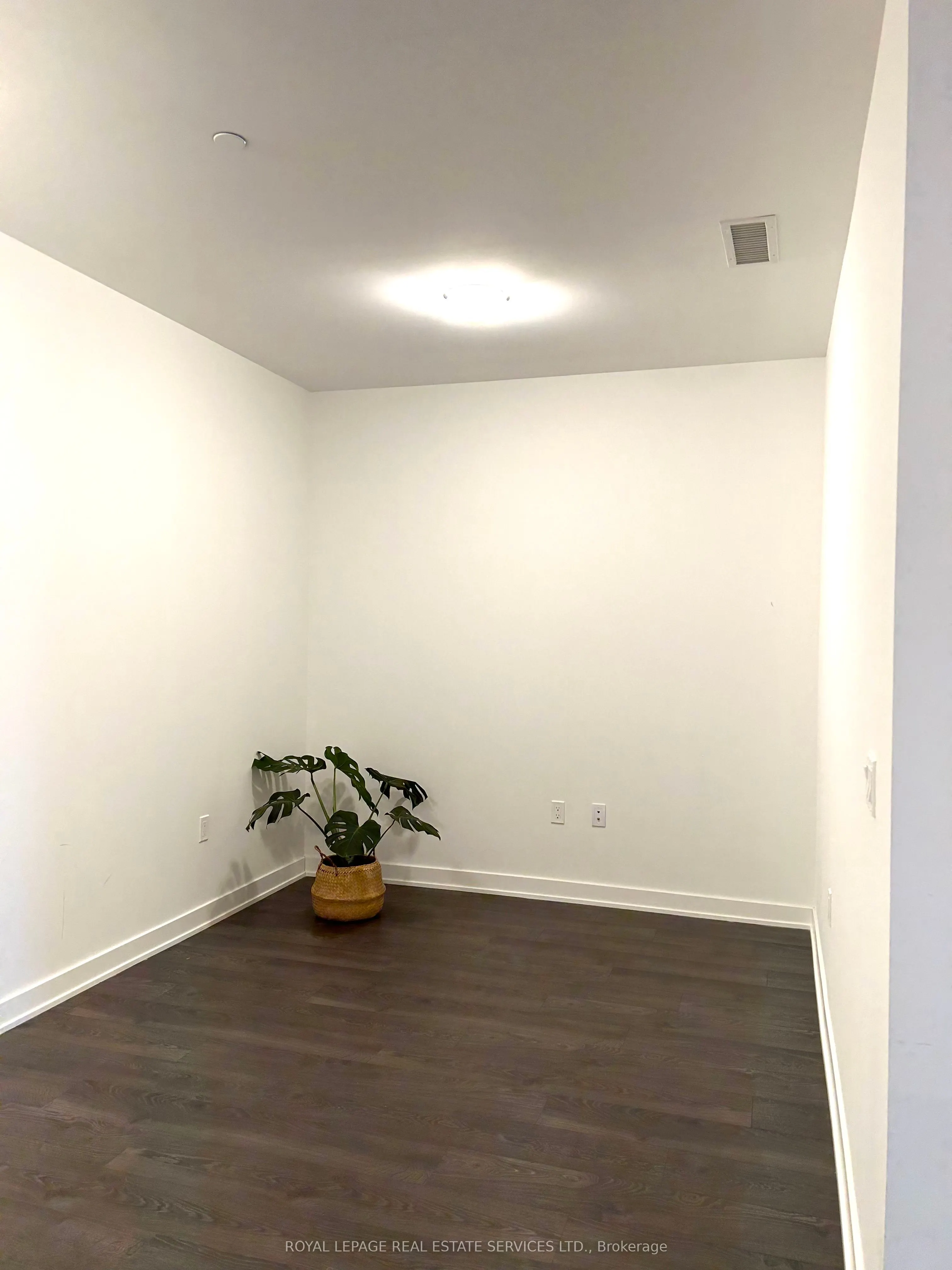 4677 Glen Erin Drive, #906