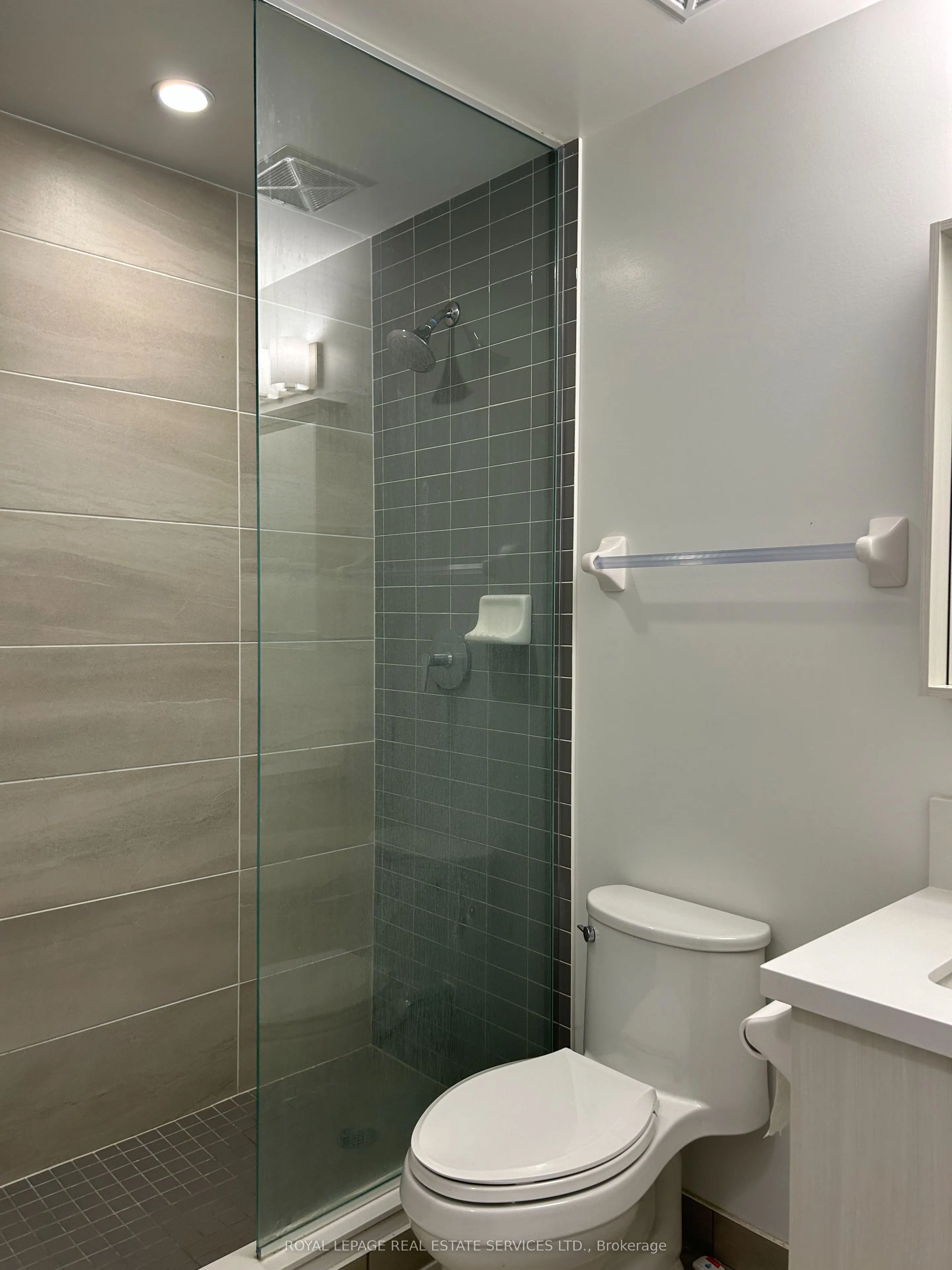 4677 Glen Erin Drive, #906