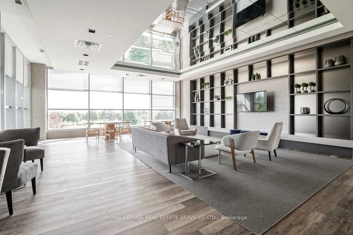 4677 Glen Erin Drive, #906