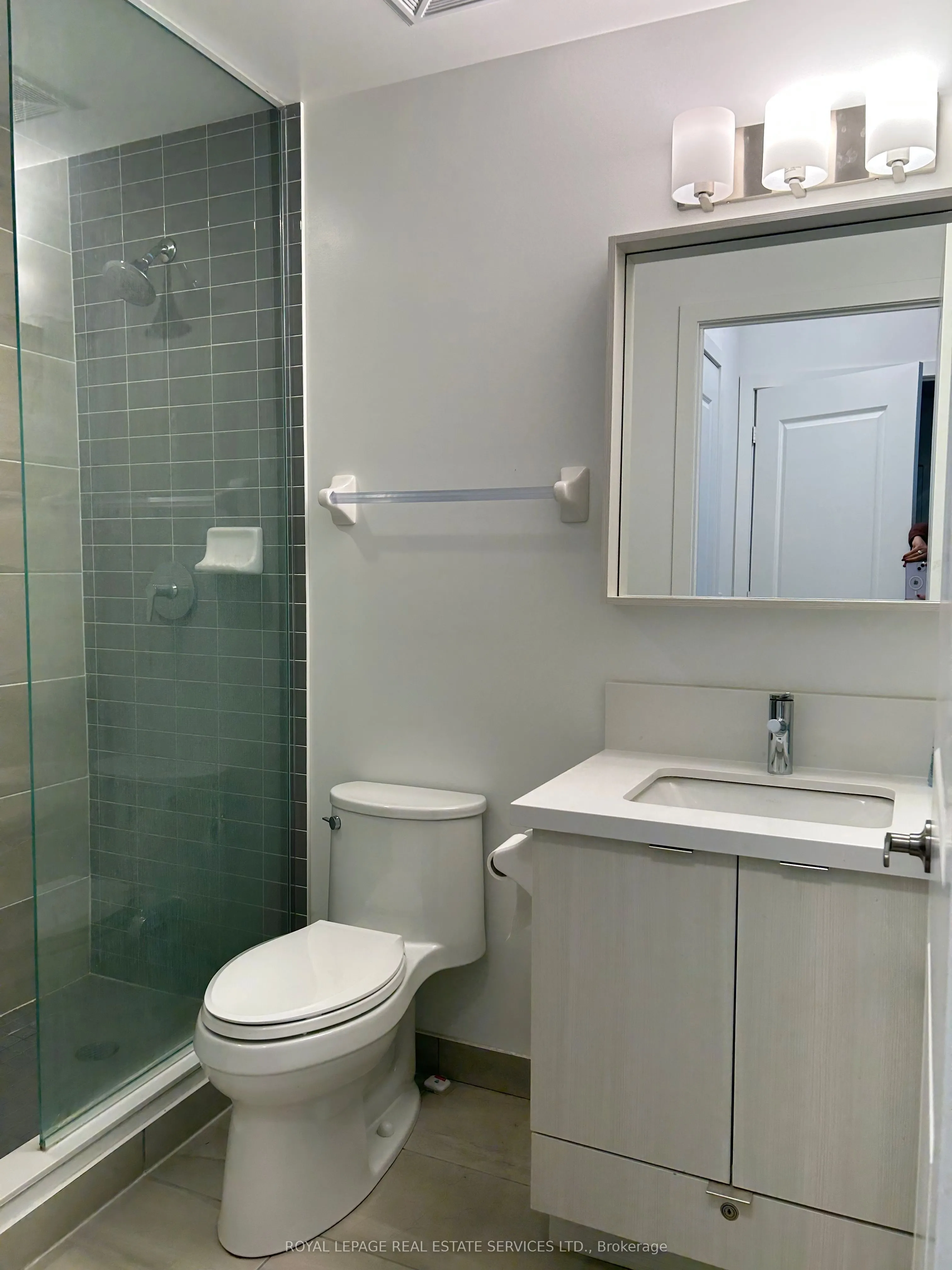 4677 Glen Erin Drive, #906