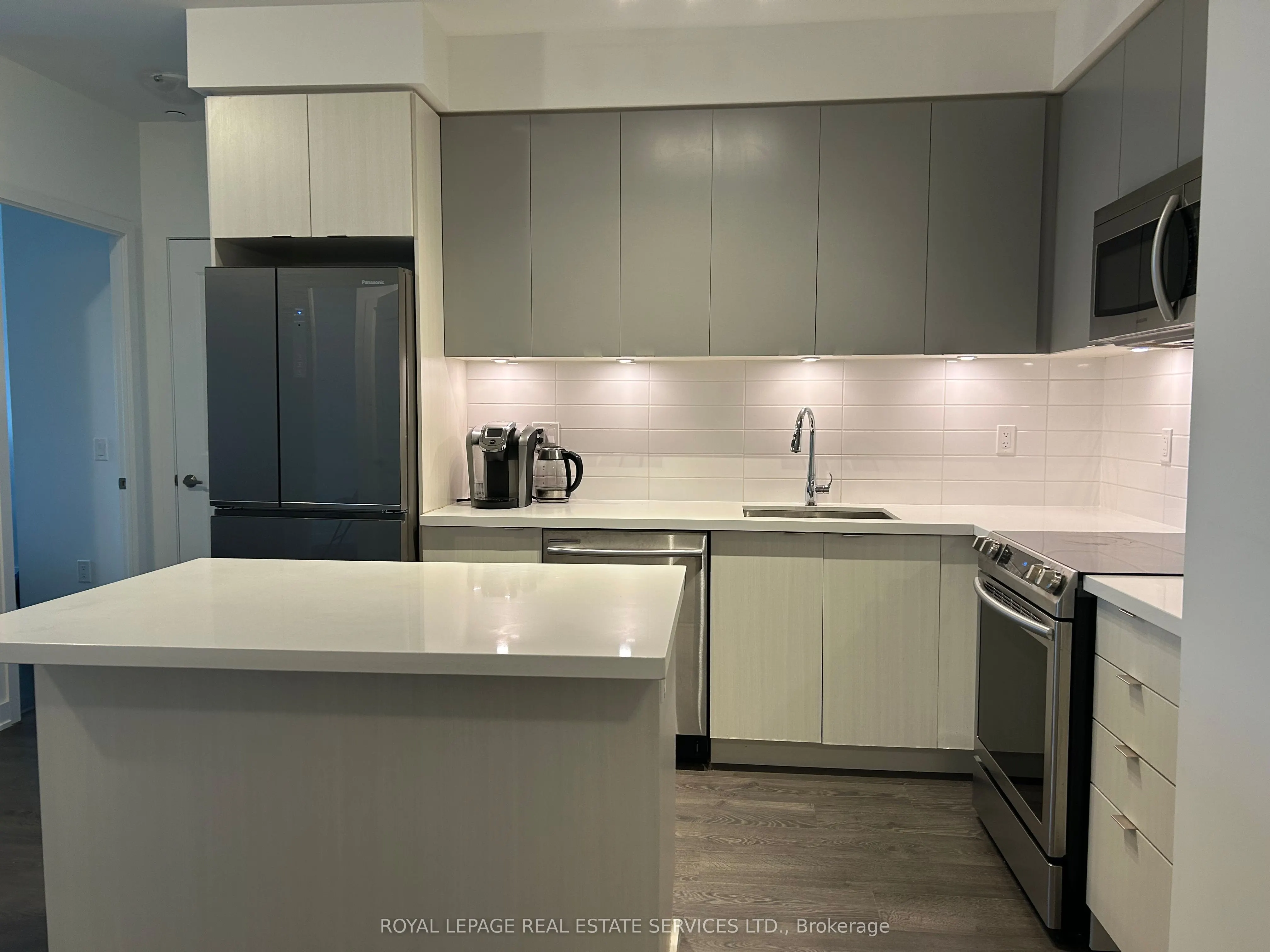 4677 Glen Erin Drive, #906