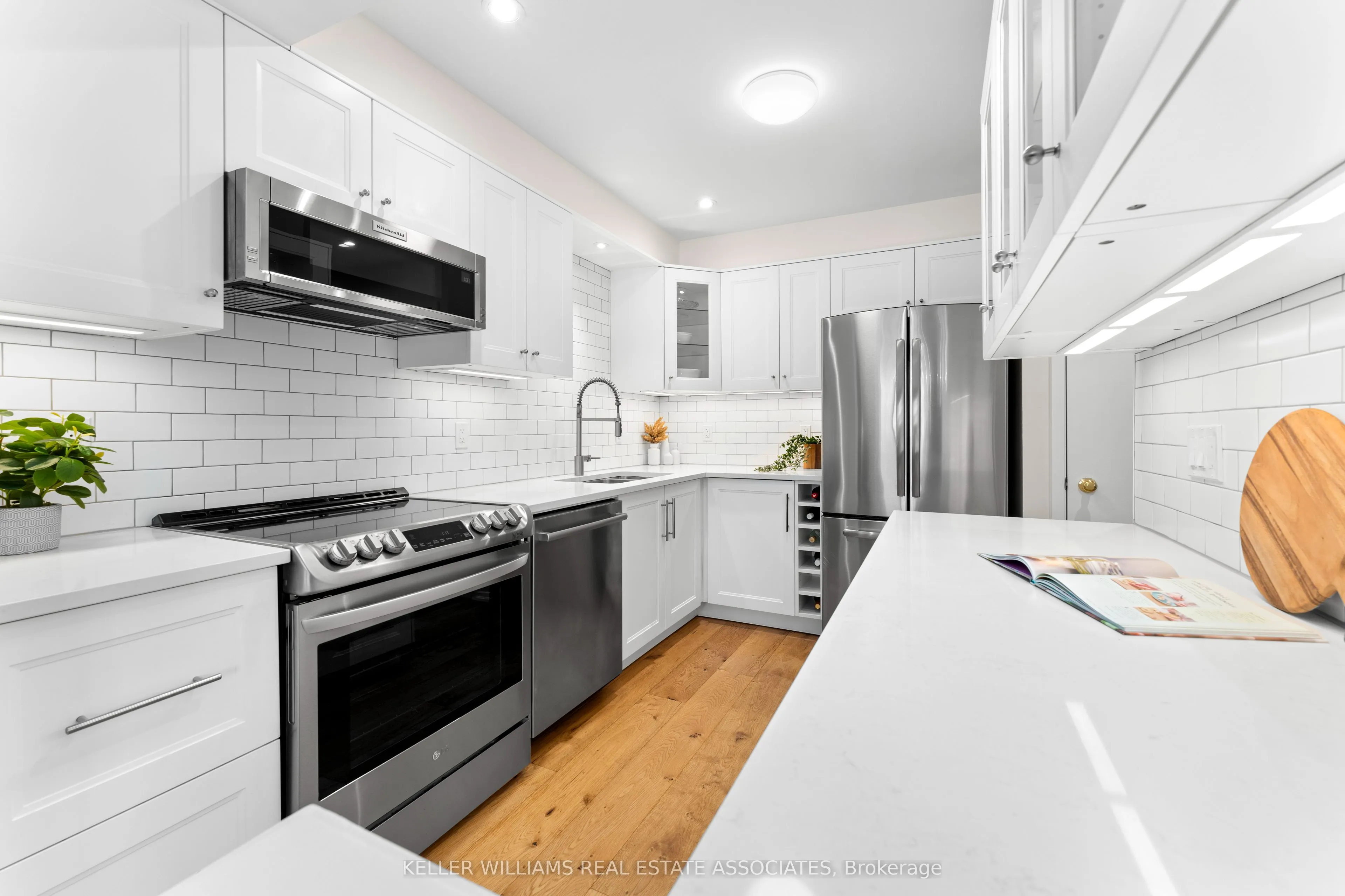 20 Mineola Road E, #62