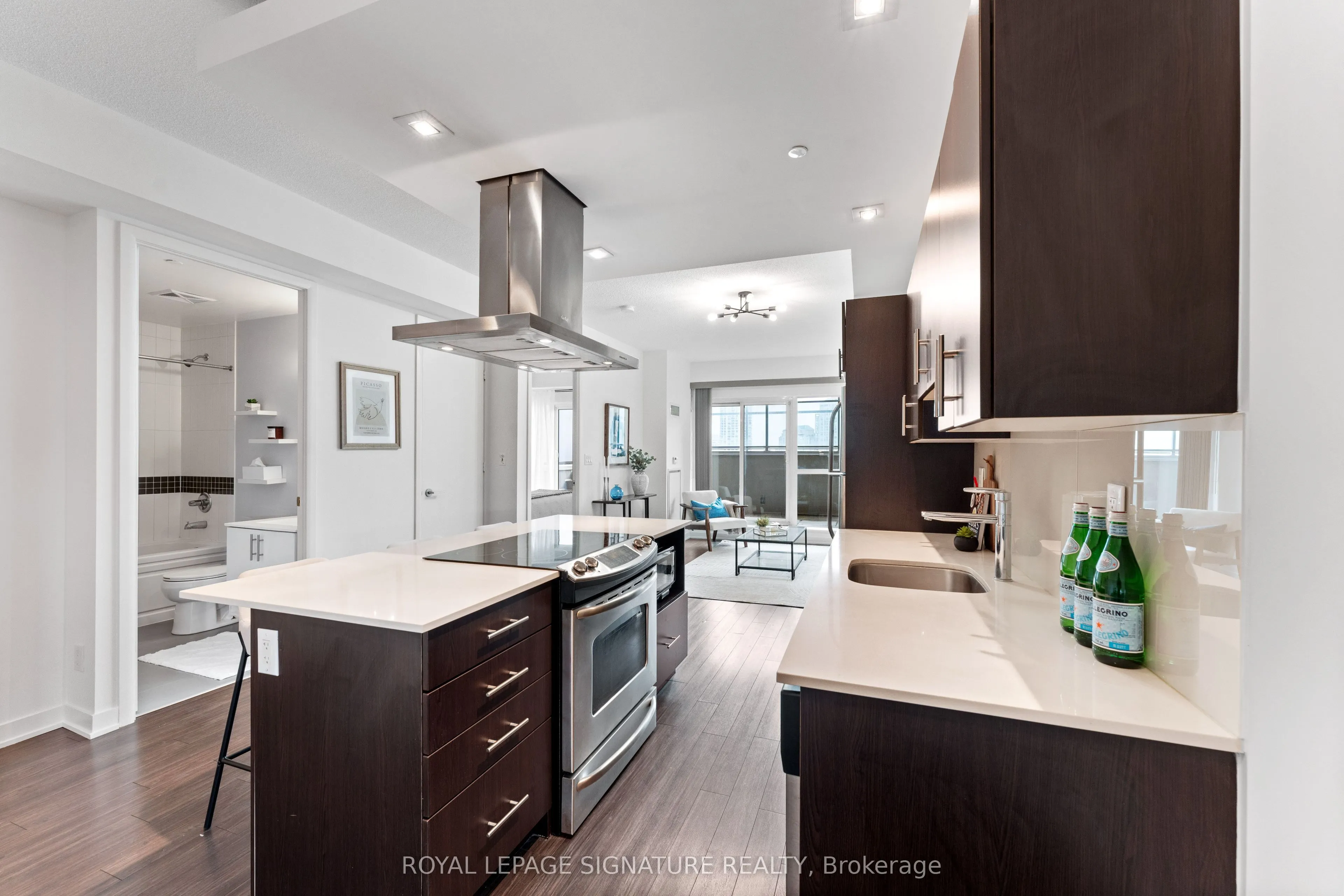 165 Legion Road N, #527