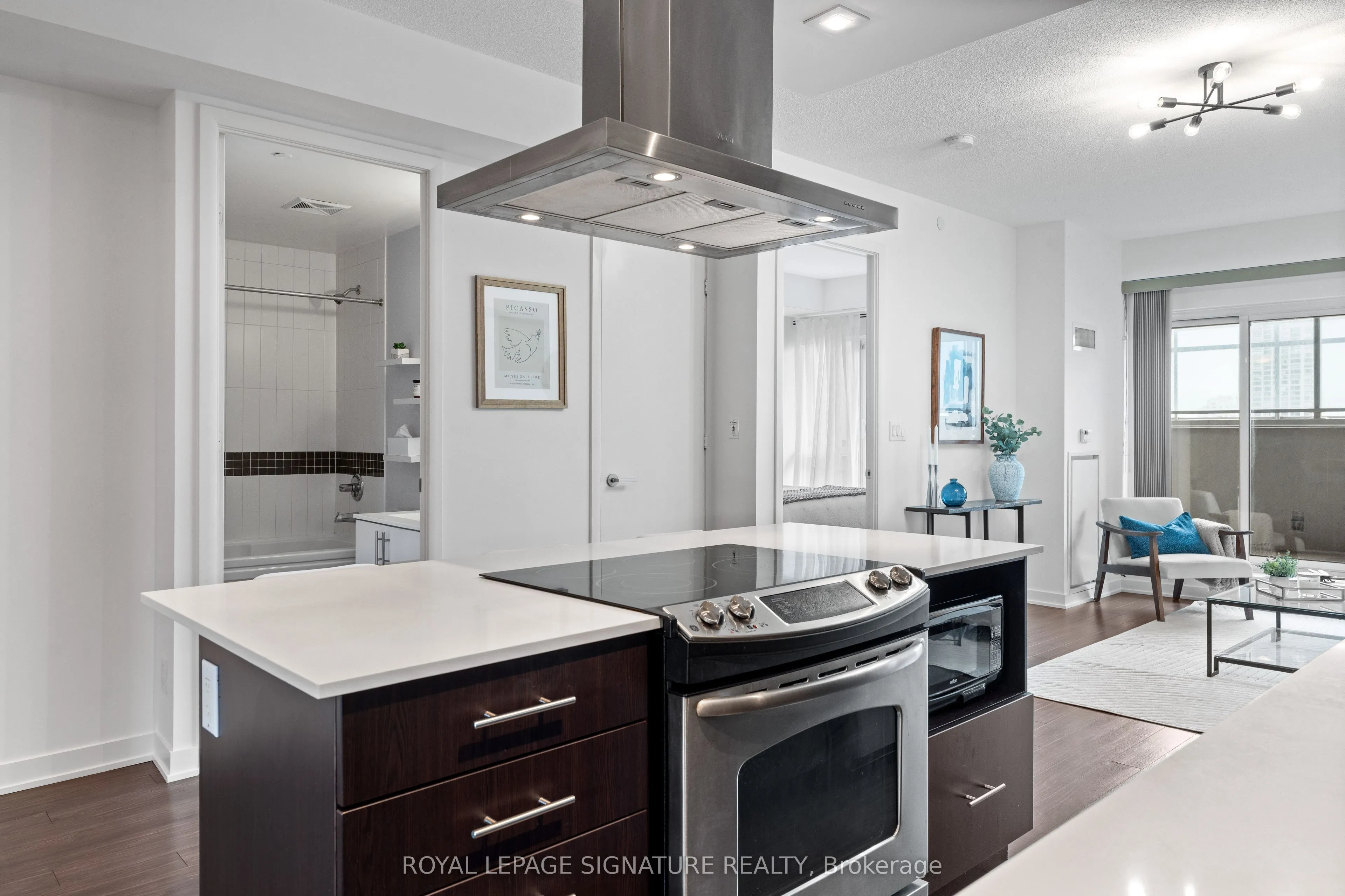 165 Legion Road N, #527