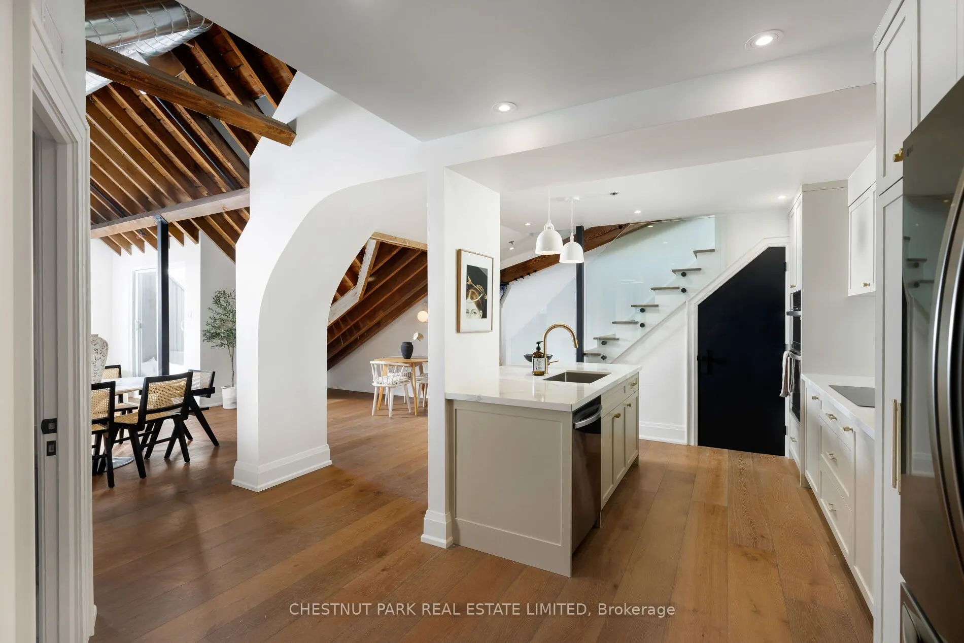 384 Sunnyside Avenue #309