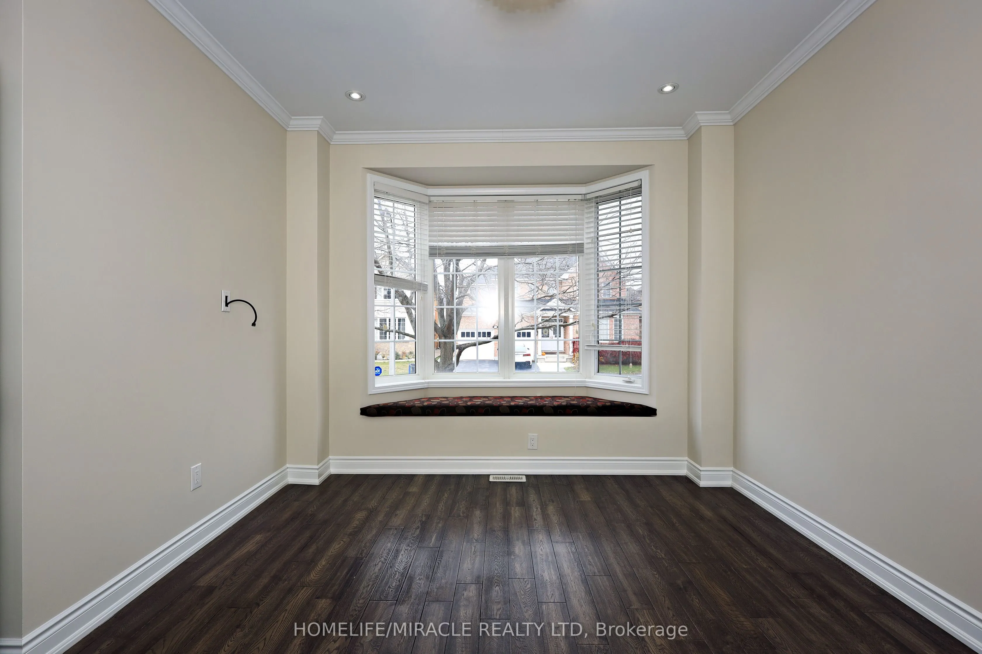 8 NELLY Court