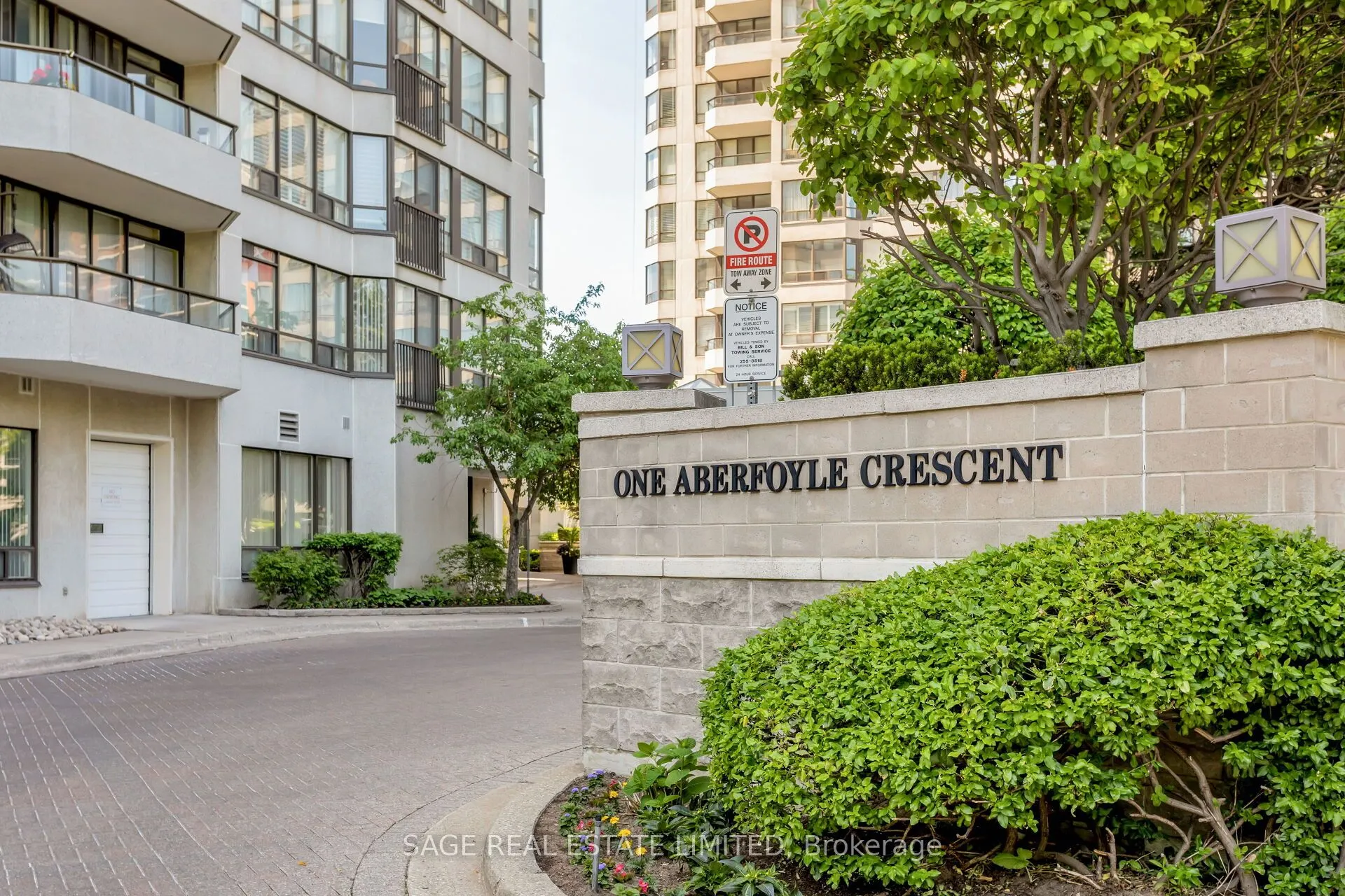 1 Aberfoyle Crescent, #807