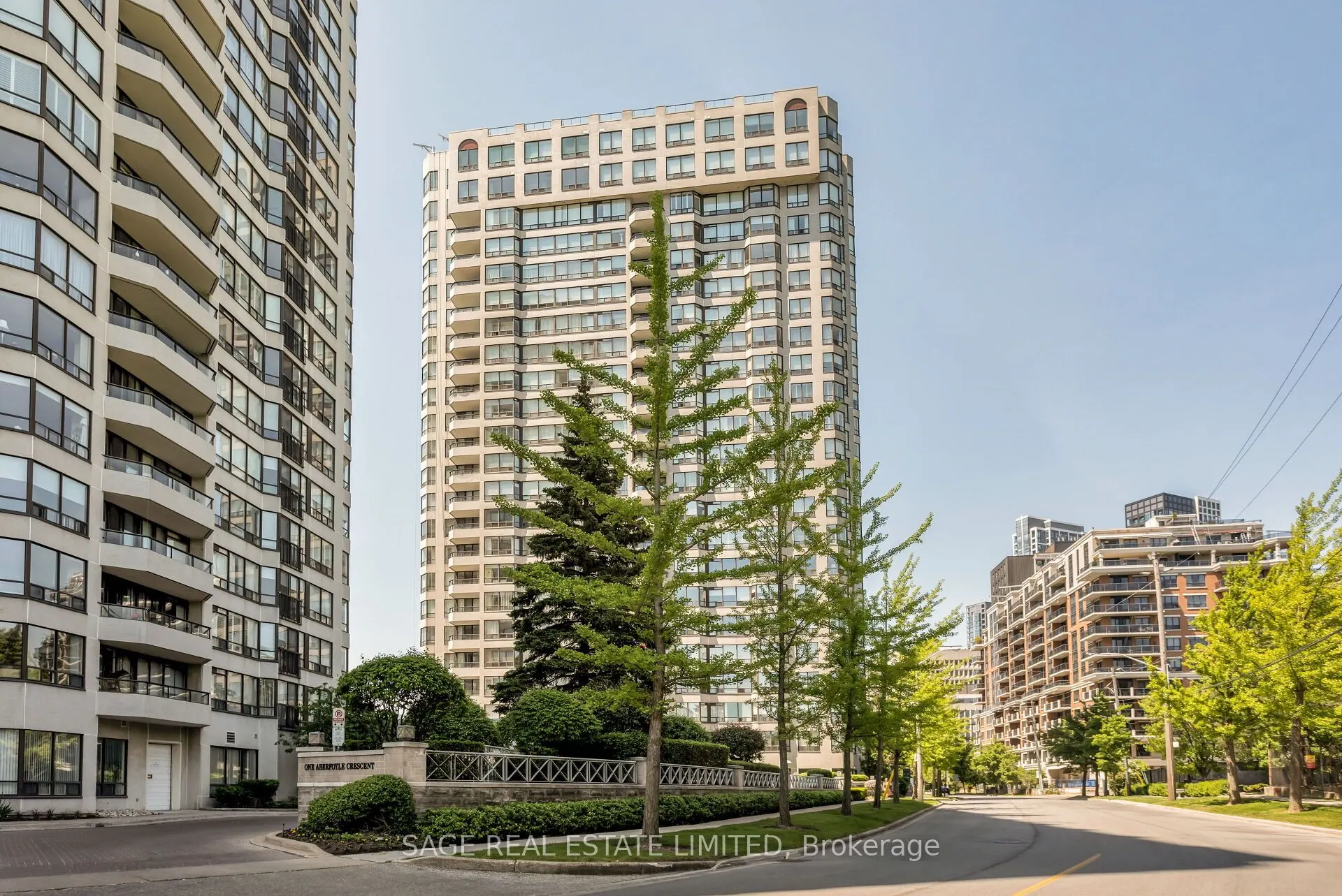 1 Aberfoyle Crescent, #807