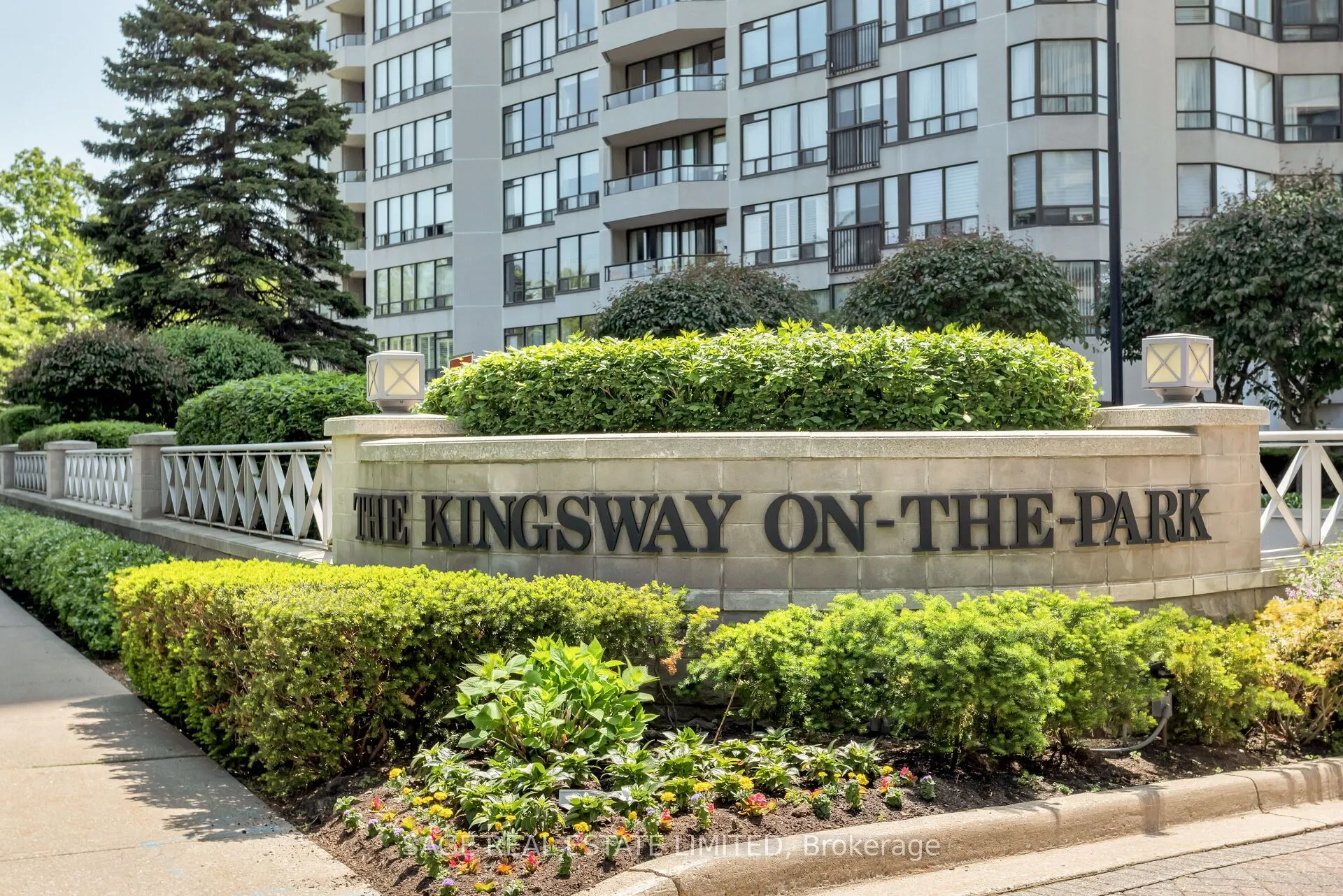 1 Aberfoyle Crescent, #807
