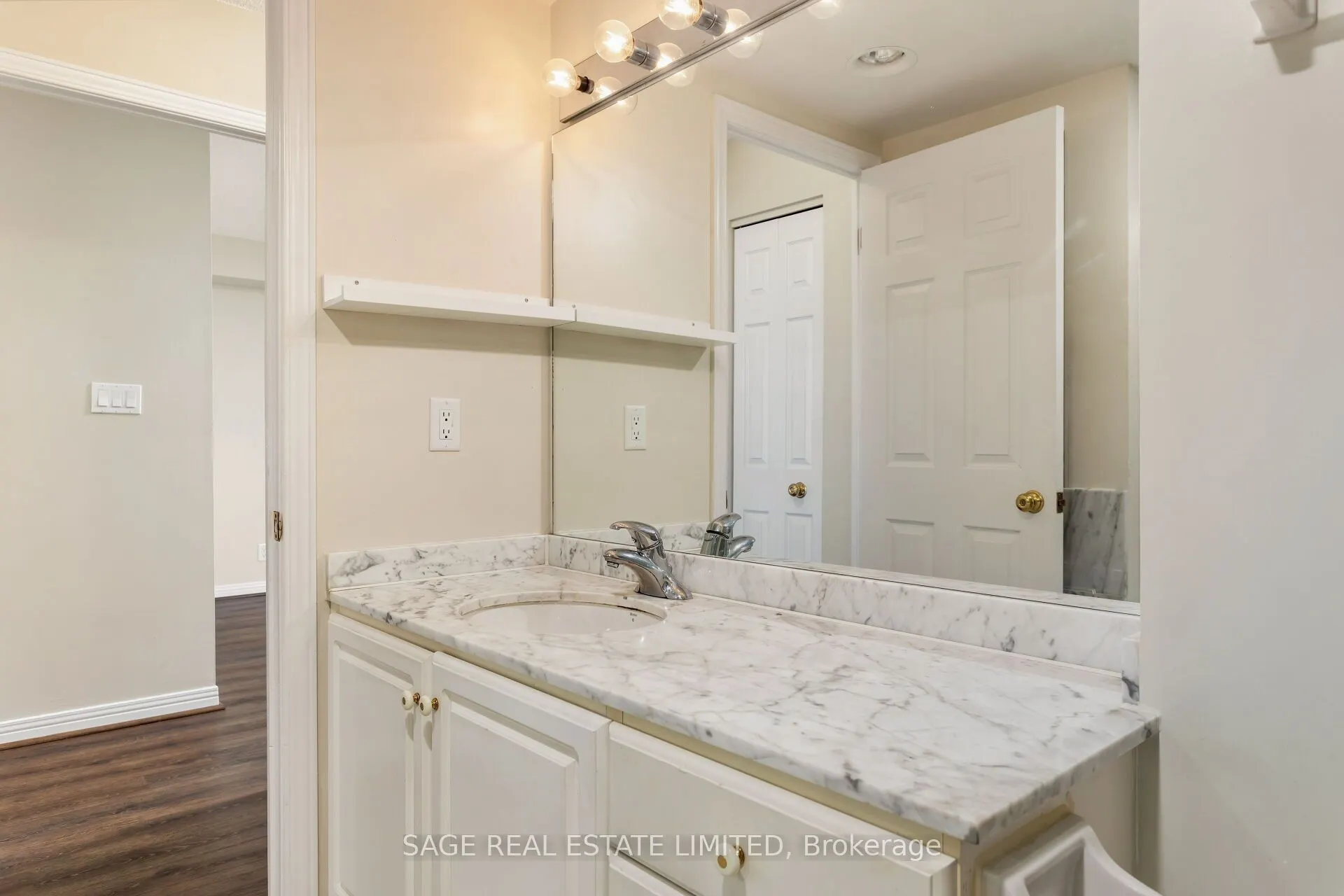 1 Aberfoyle Crescent, #807