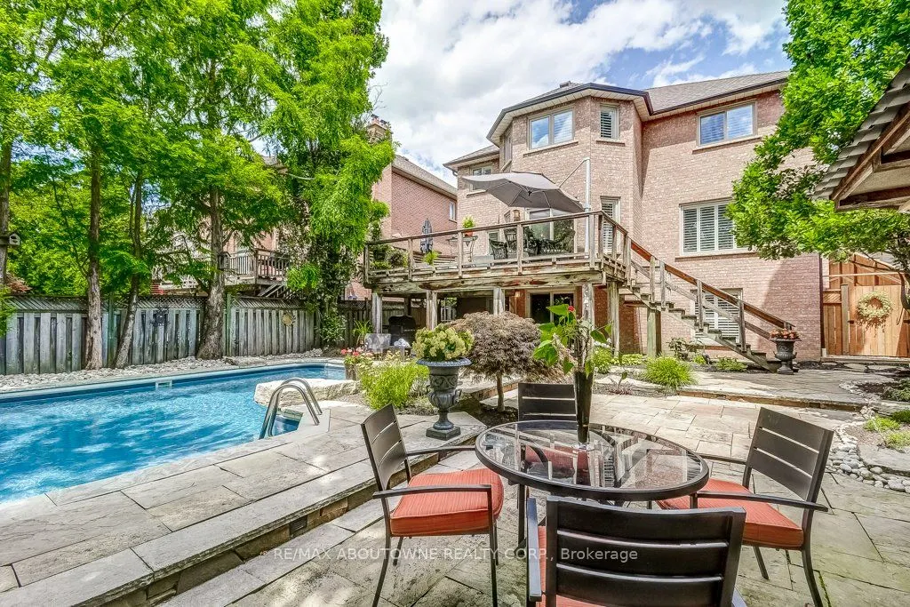 2080 McKerlie Crescent
