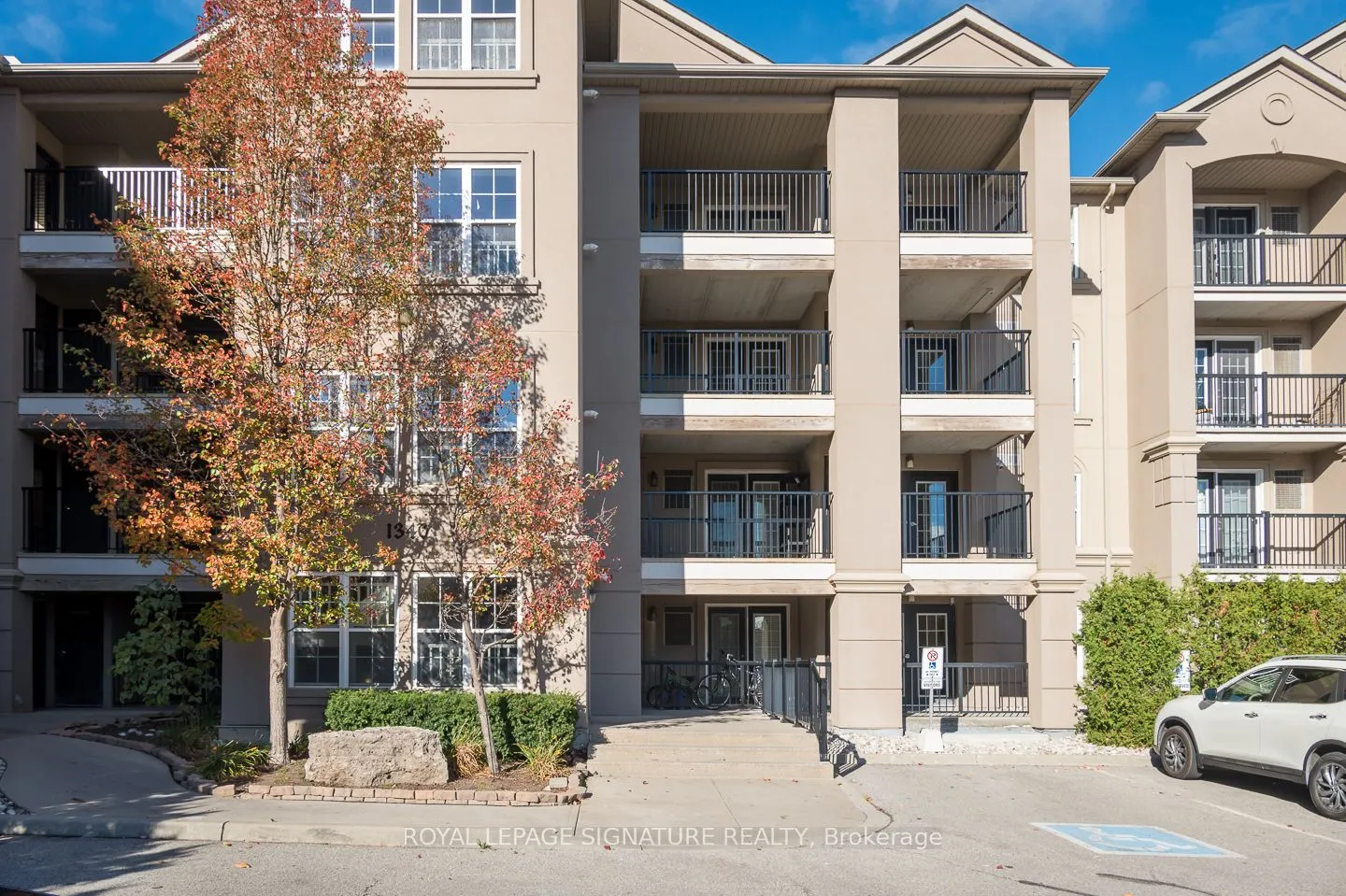 1340 Main Street E, #208