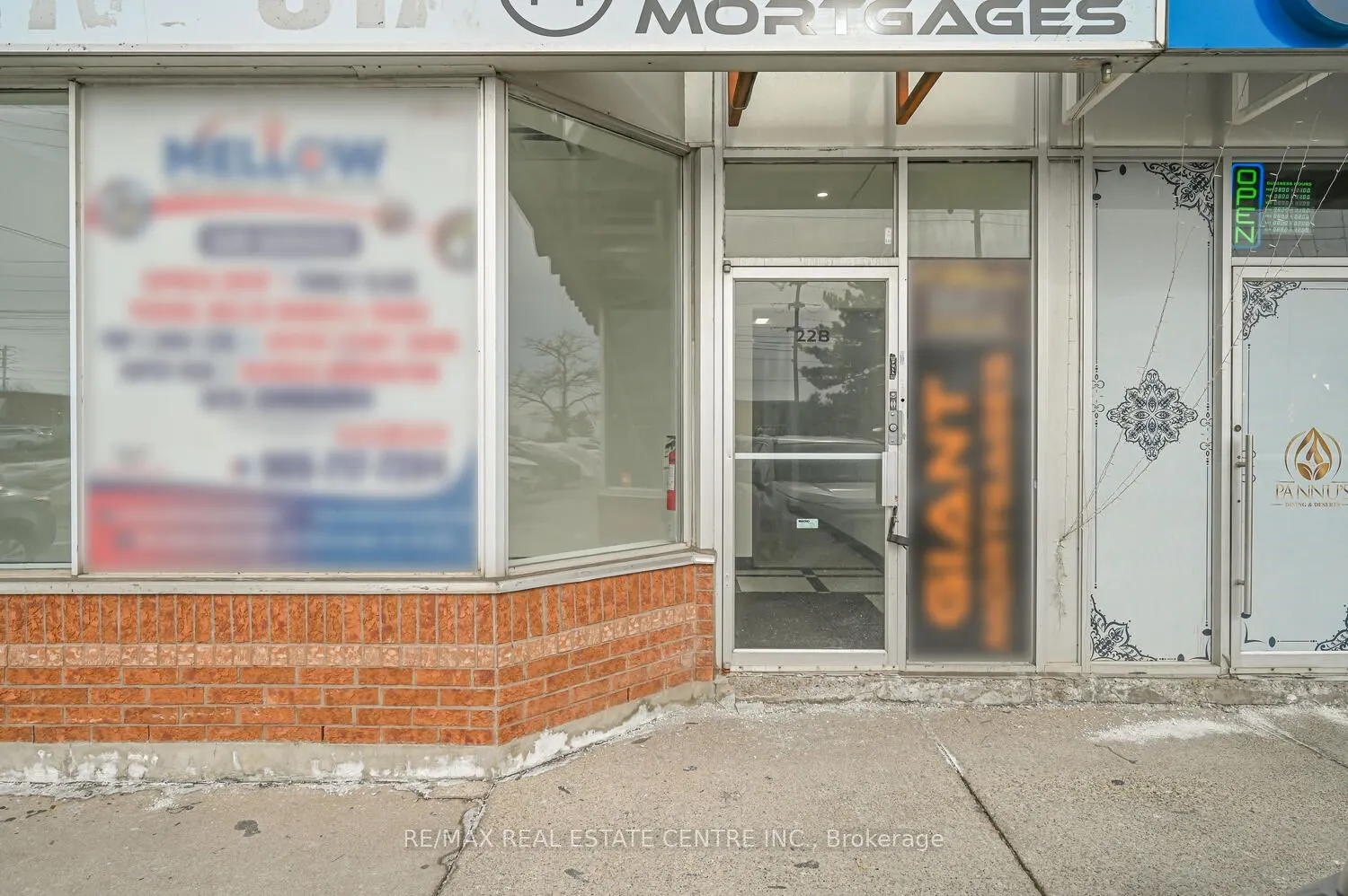 2565 Steeles Avenue E, #22