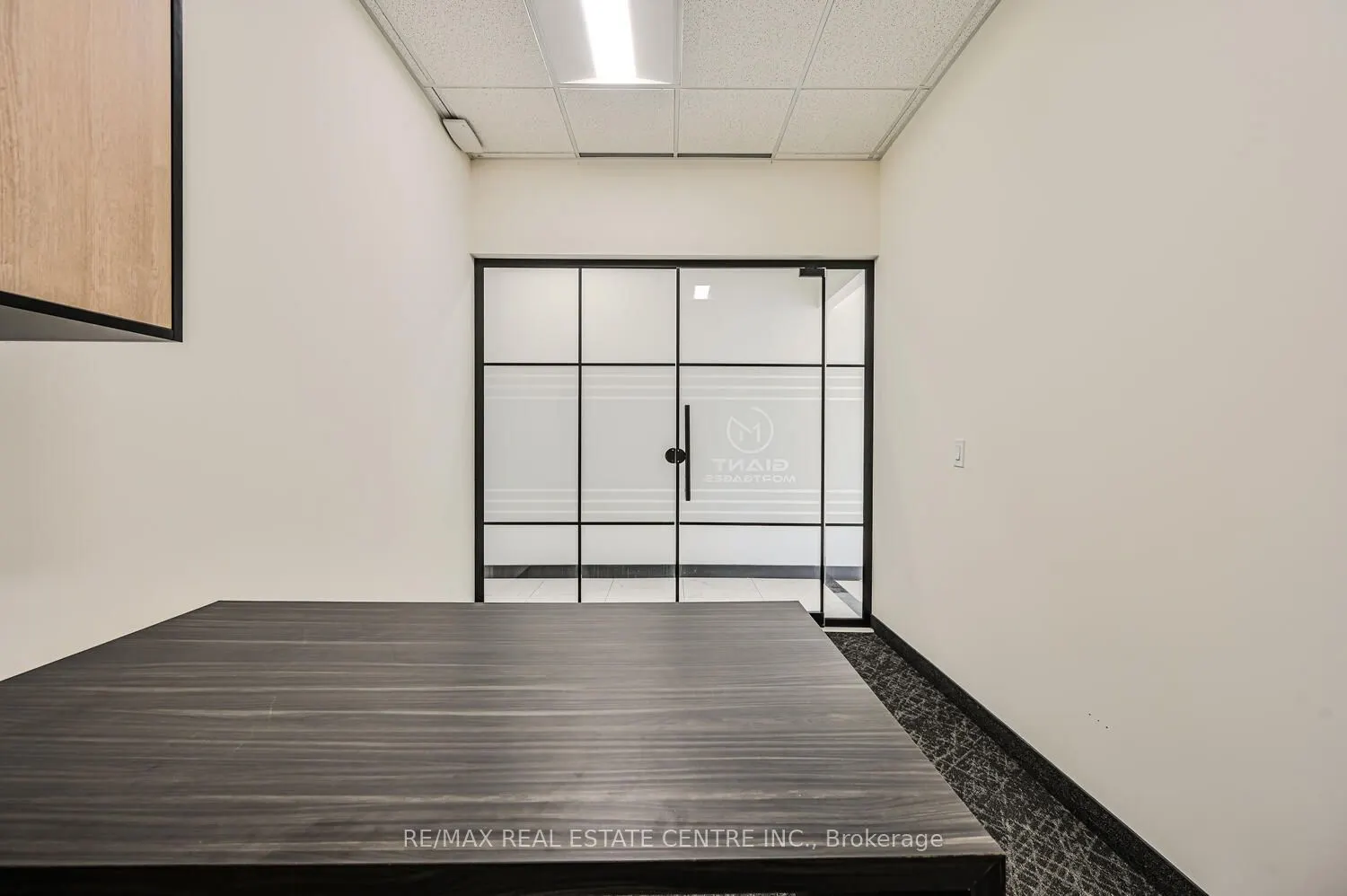 2565 Steeles Avenue E, #22