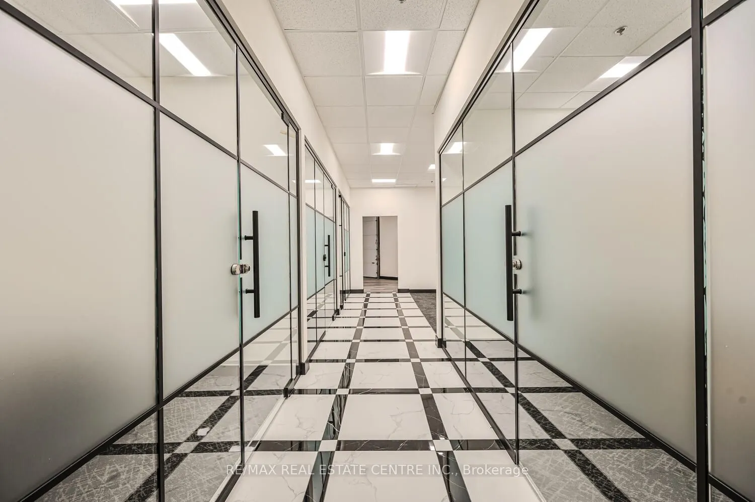 2565 Steeles Avenue E, #22