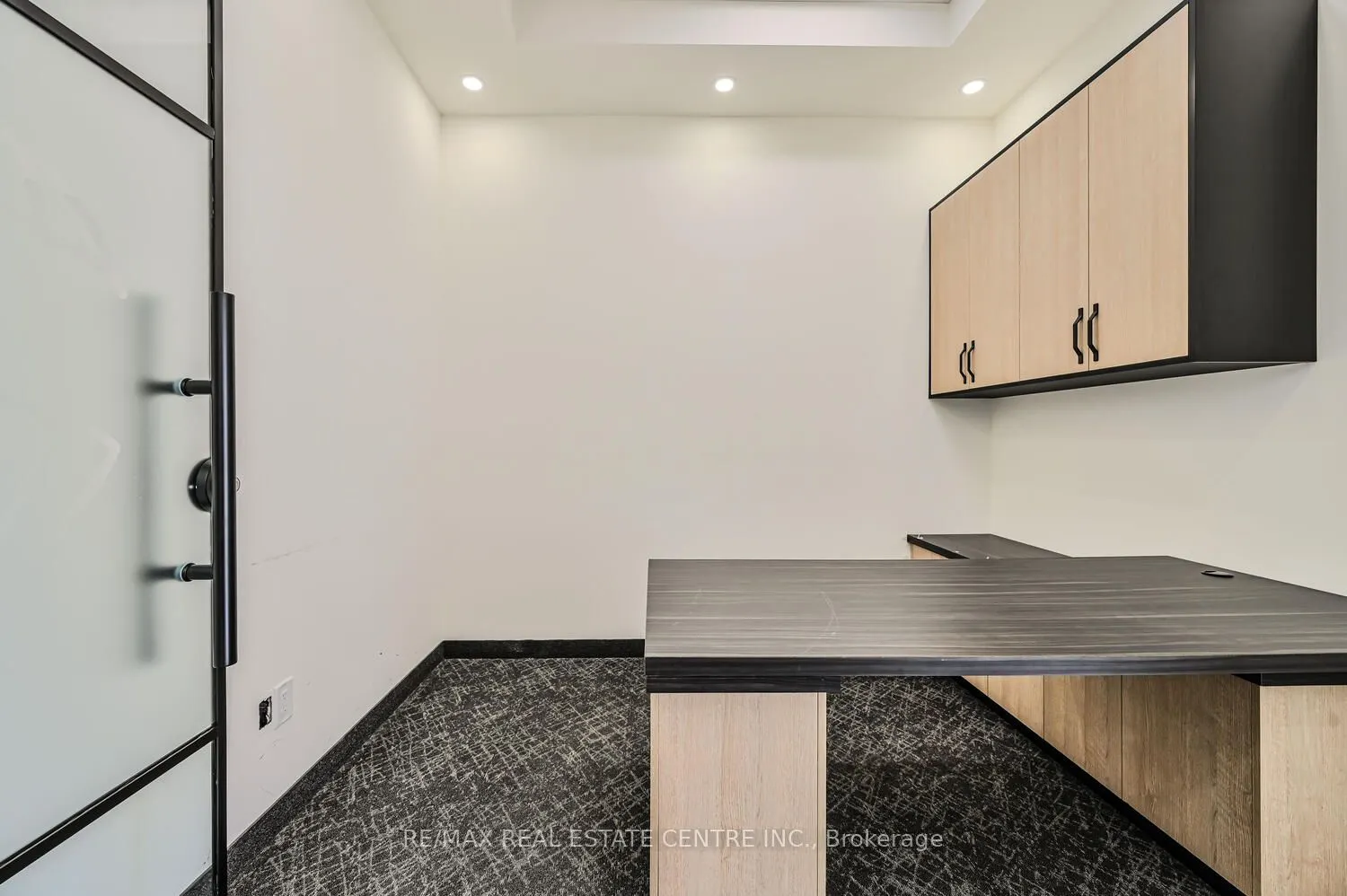 2565 Steeles Avenue E, #22