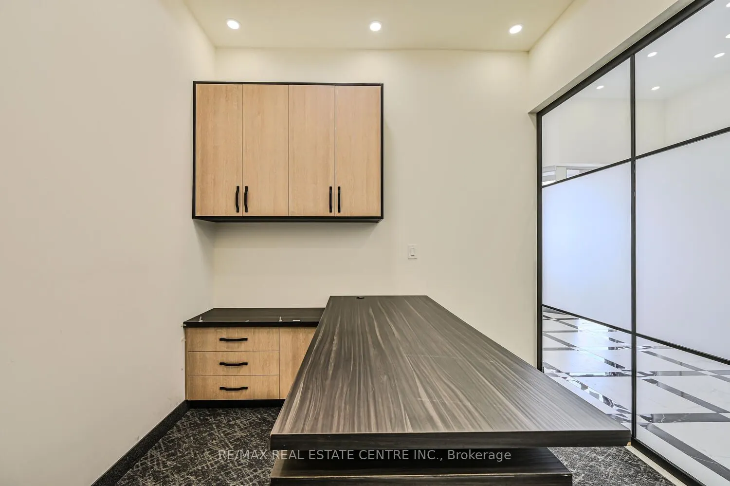 2565 Steeles Avenue E, #22